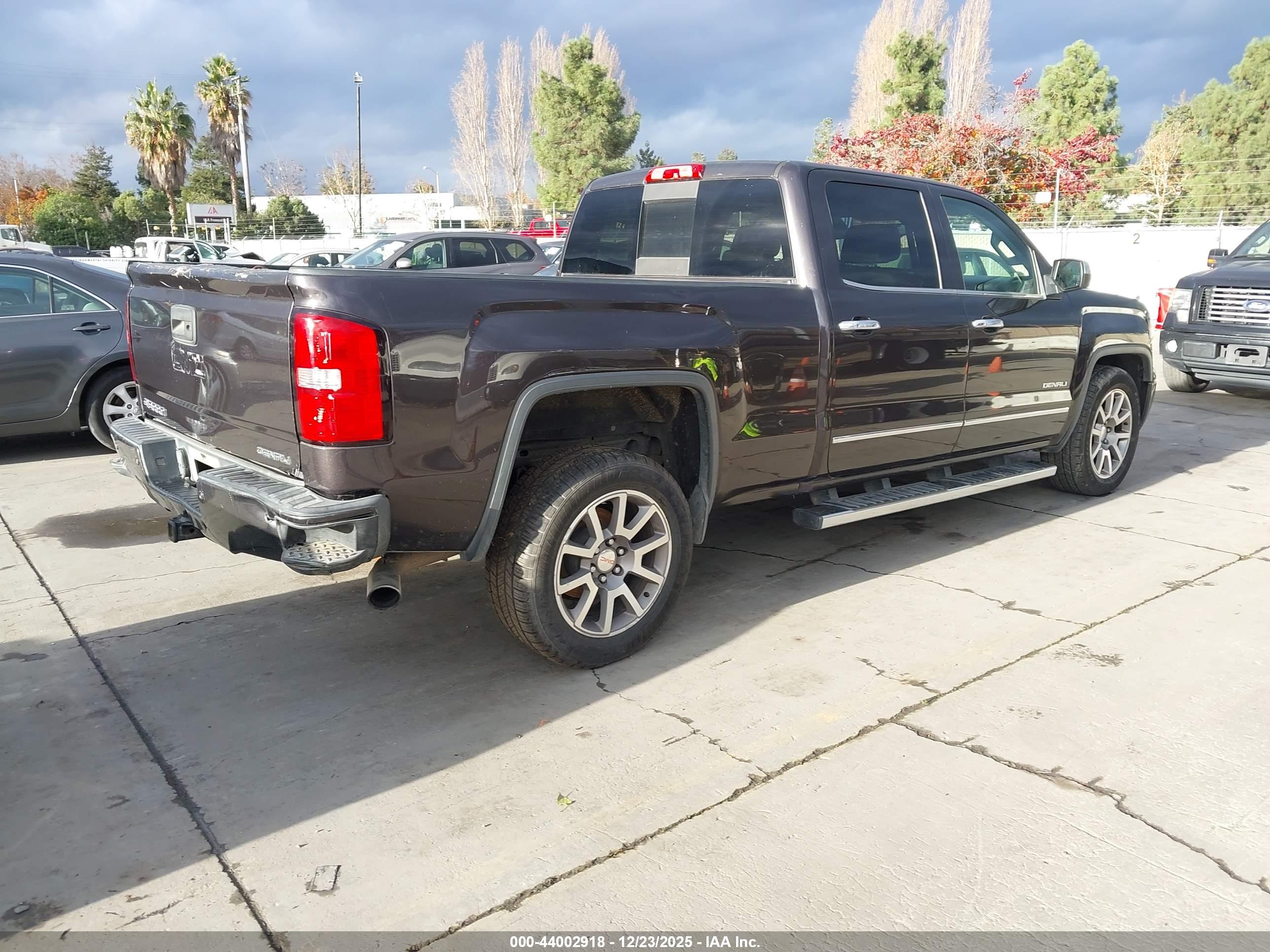 GMC SIERRA image 4