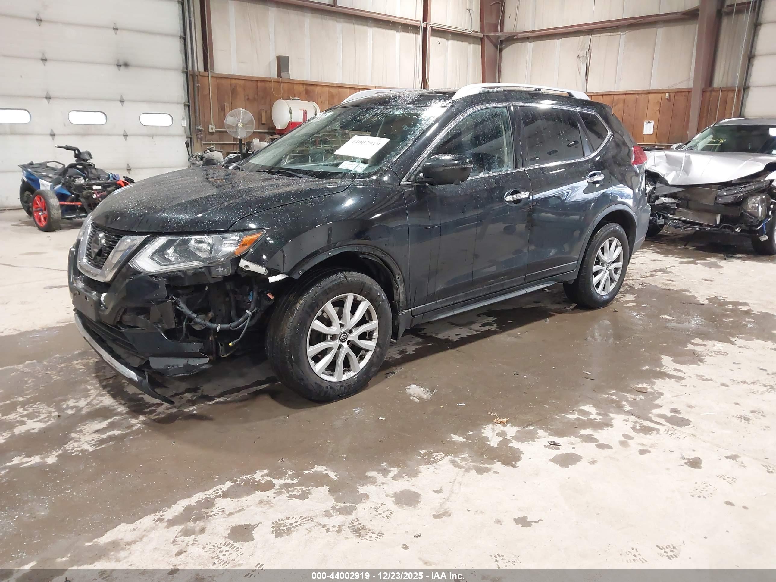 NISSAN ROGUE image 2