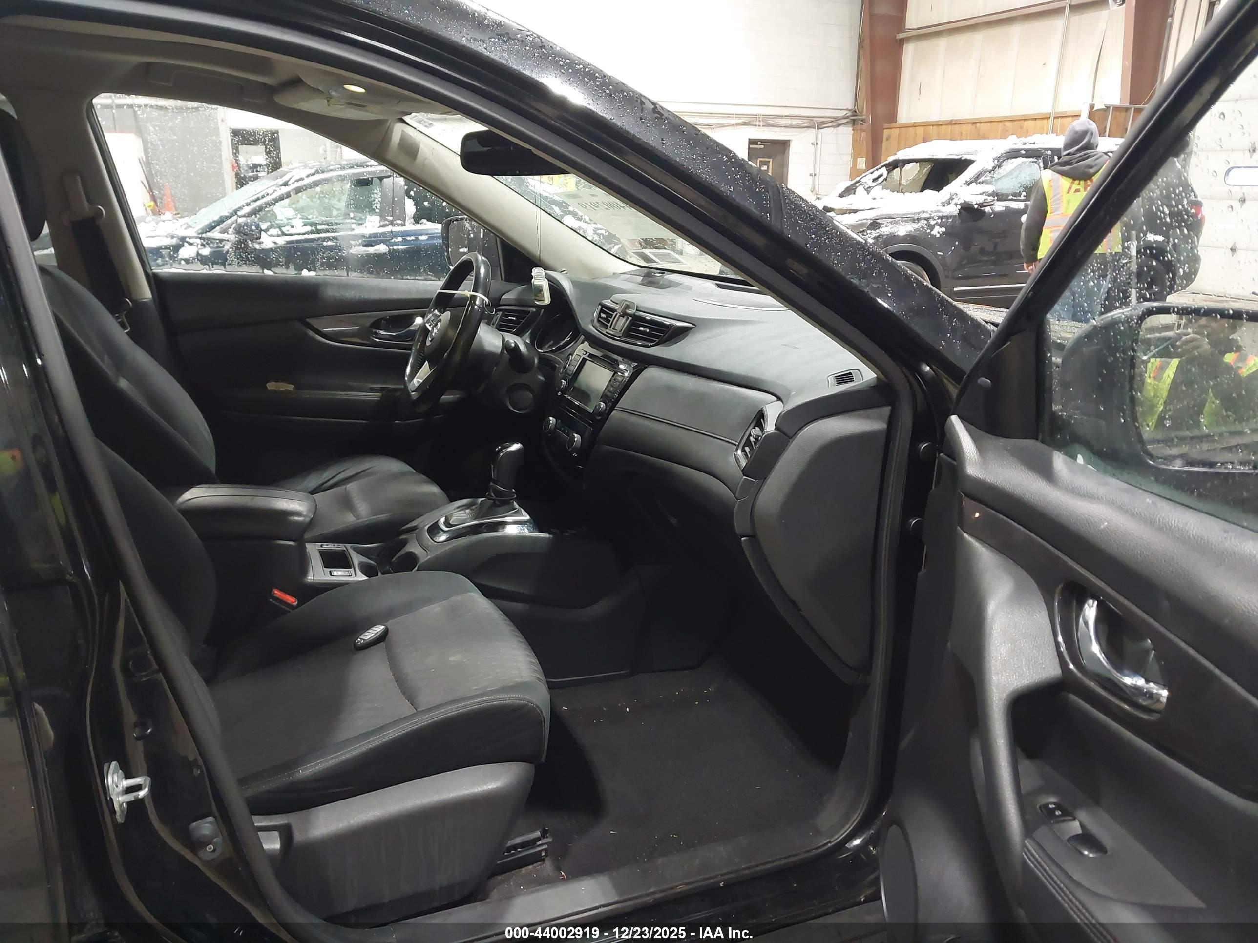 NISSAN ROGUE image 5