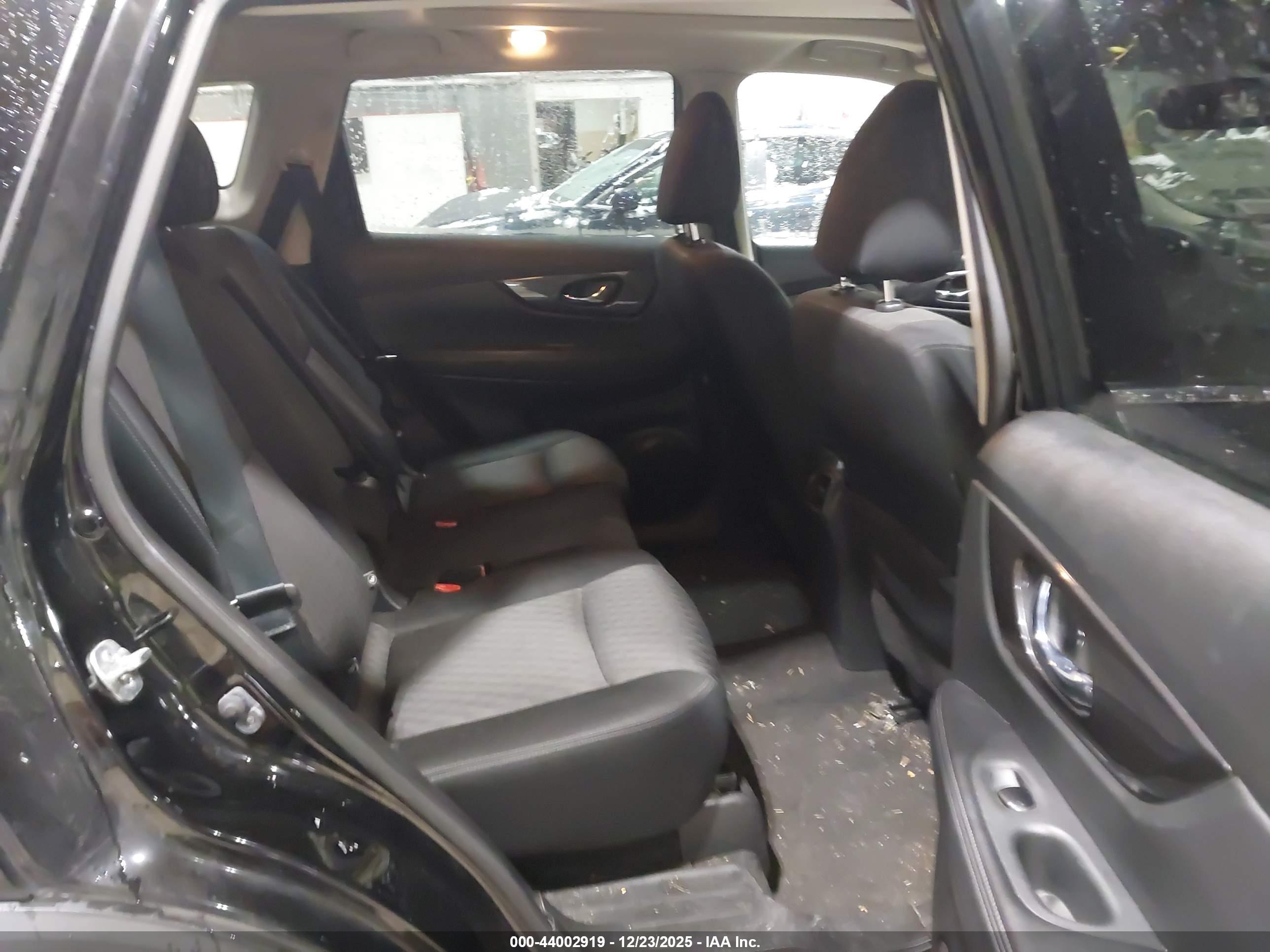 NISSAN ROGUE image 8