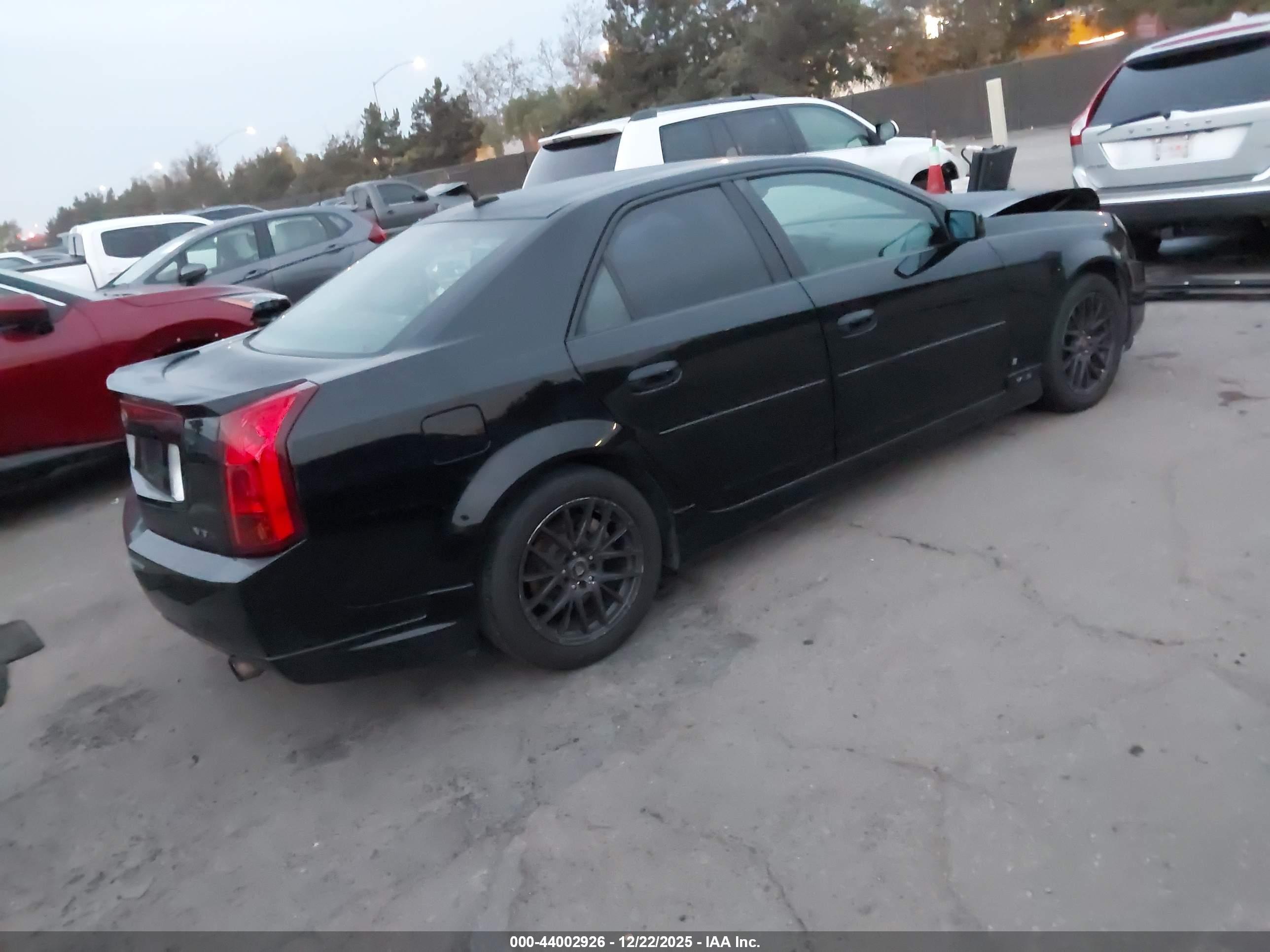 CADILLAC CTS image 4