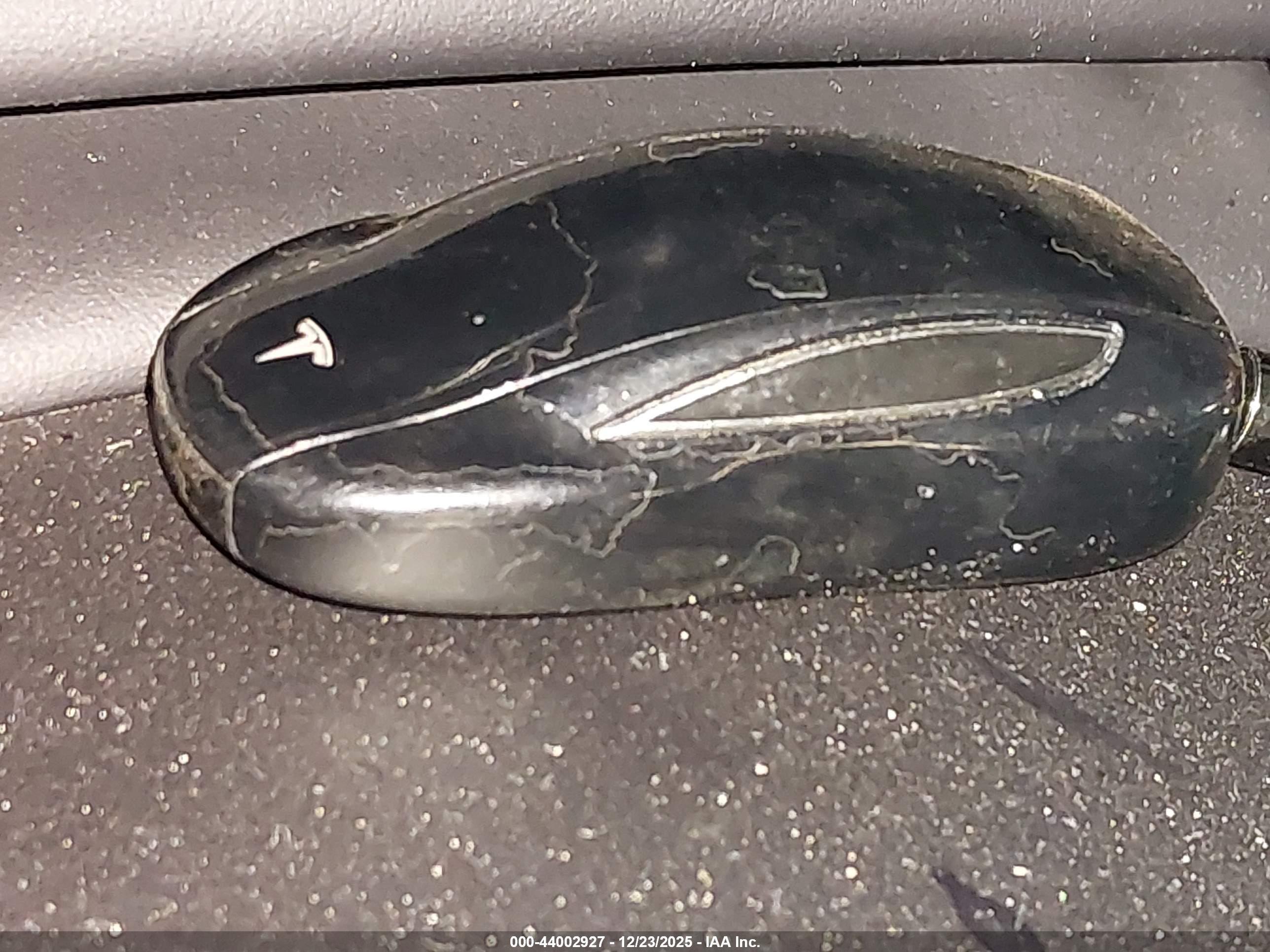 TESLA MODEL image 11