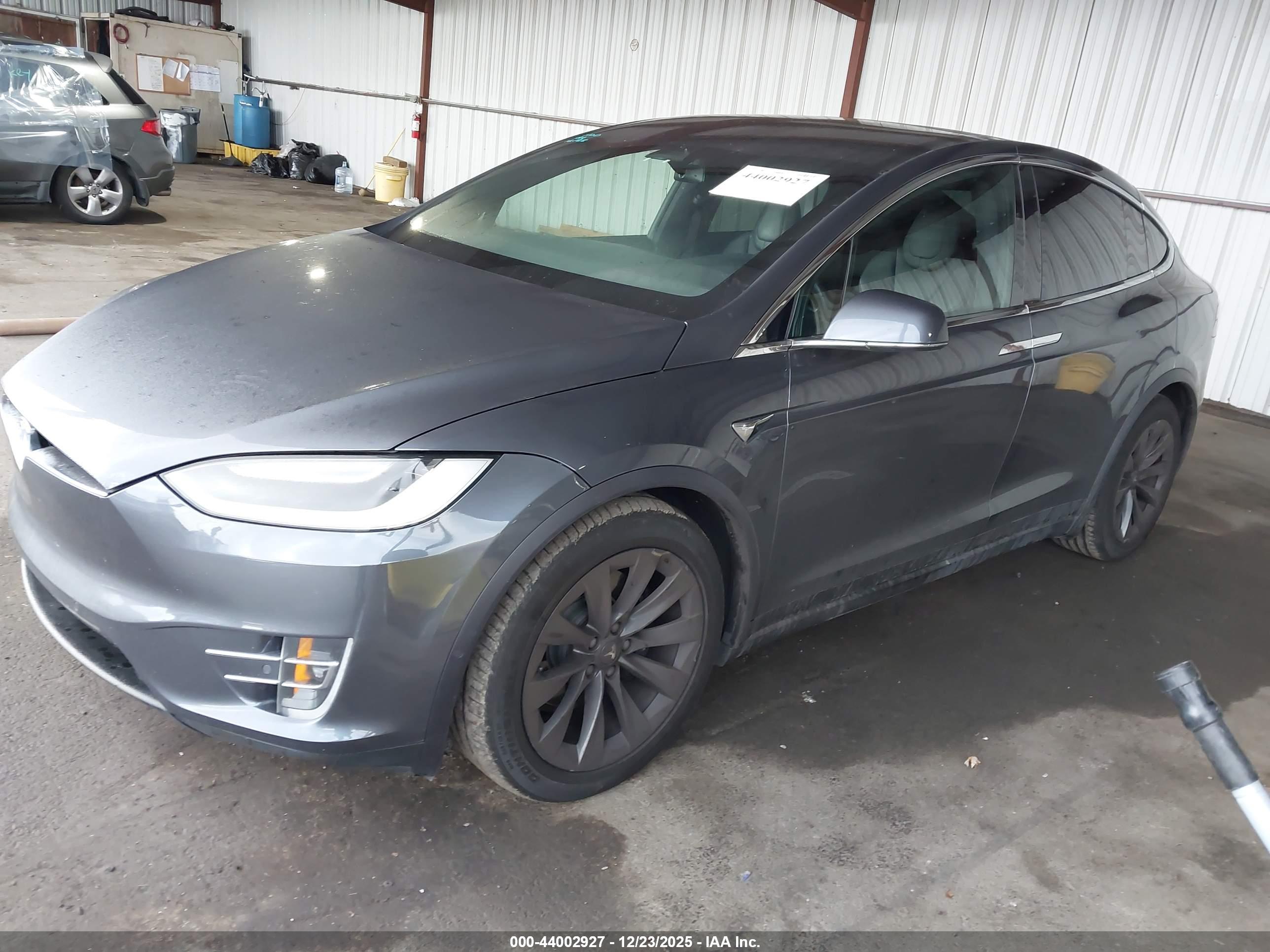 TESLA MODEL image 2