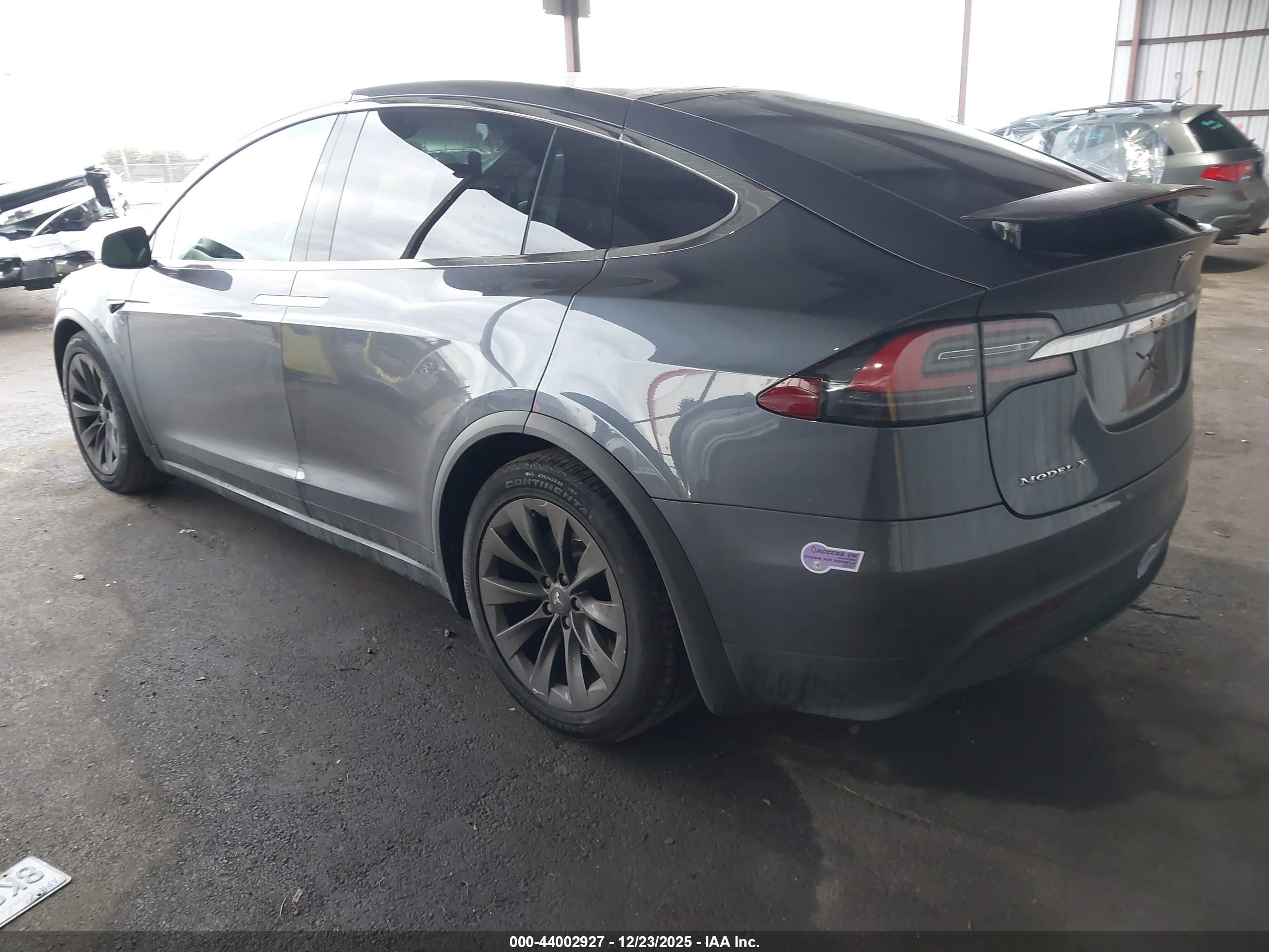 TESLA MODEL image 3