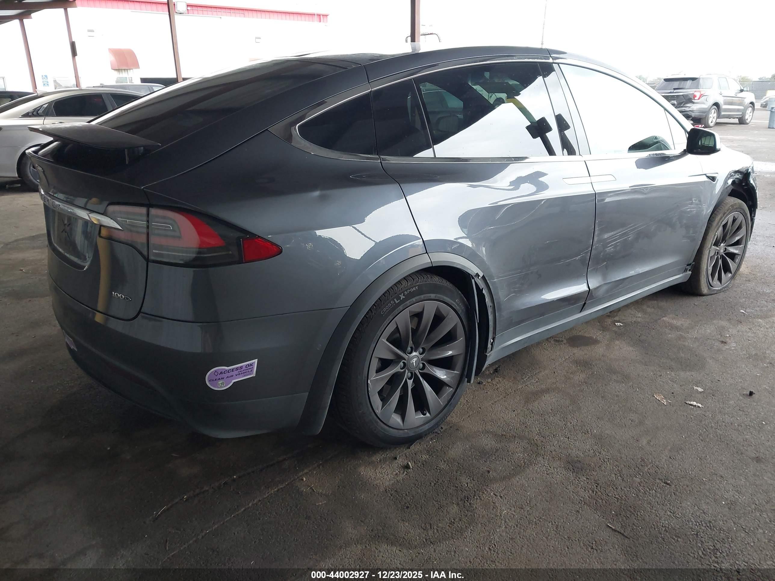 TESLA MODEL image 4