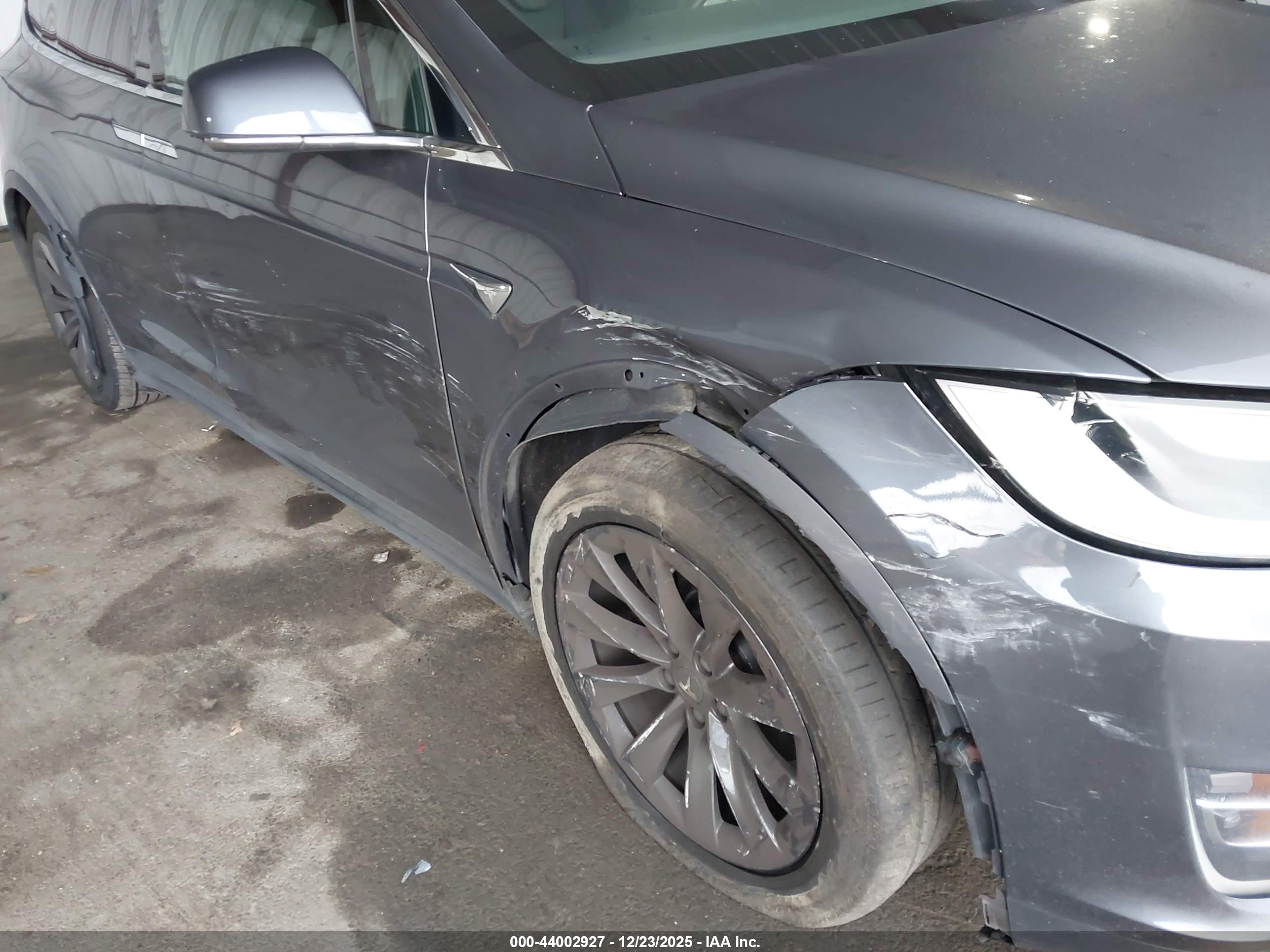 TESLA MODEL image 6