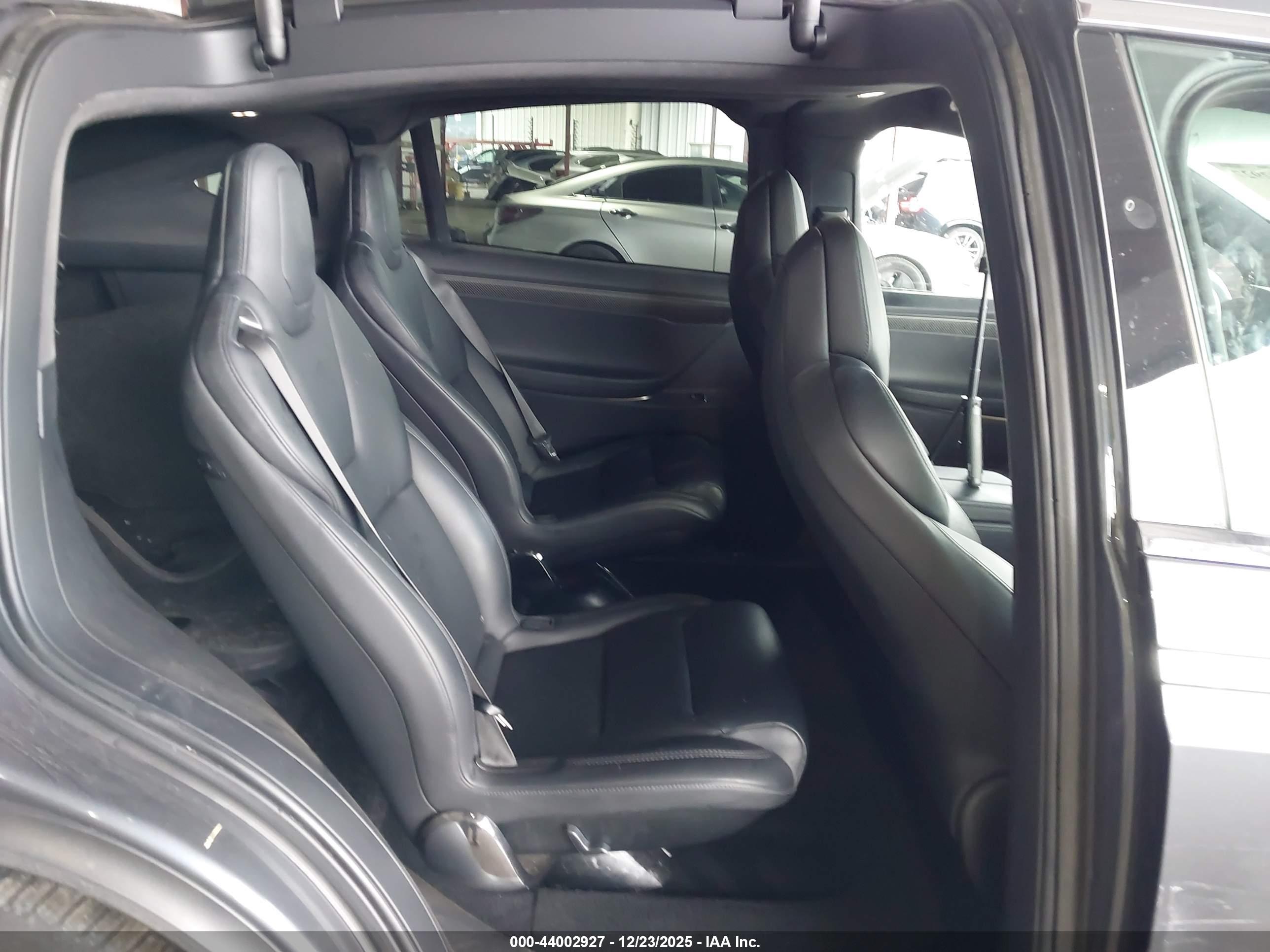 TESLA MODEL image 8