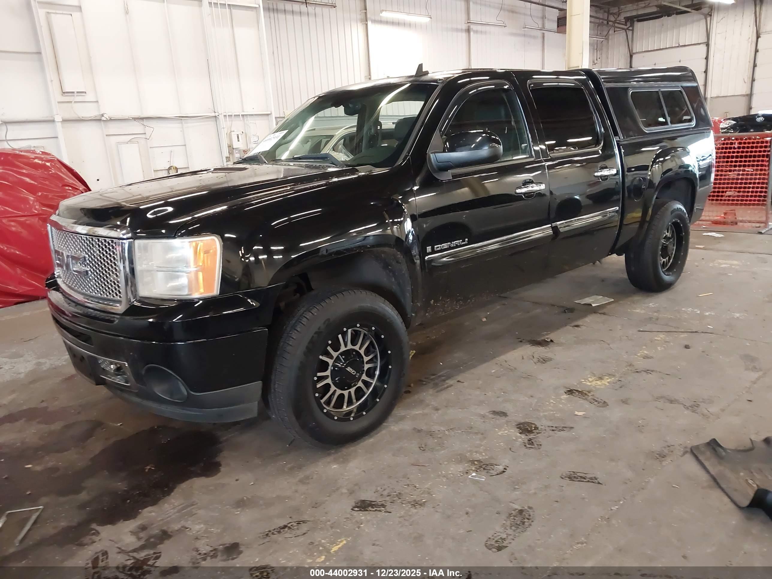 GMC SIERRA image 2