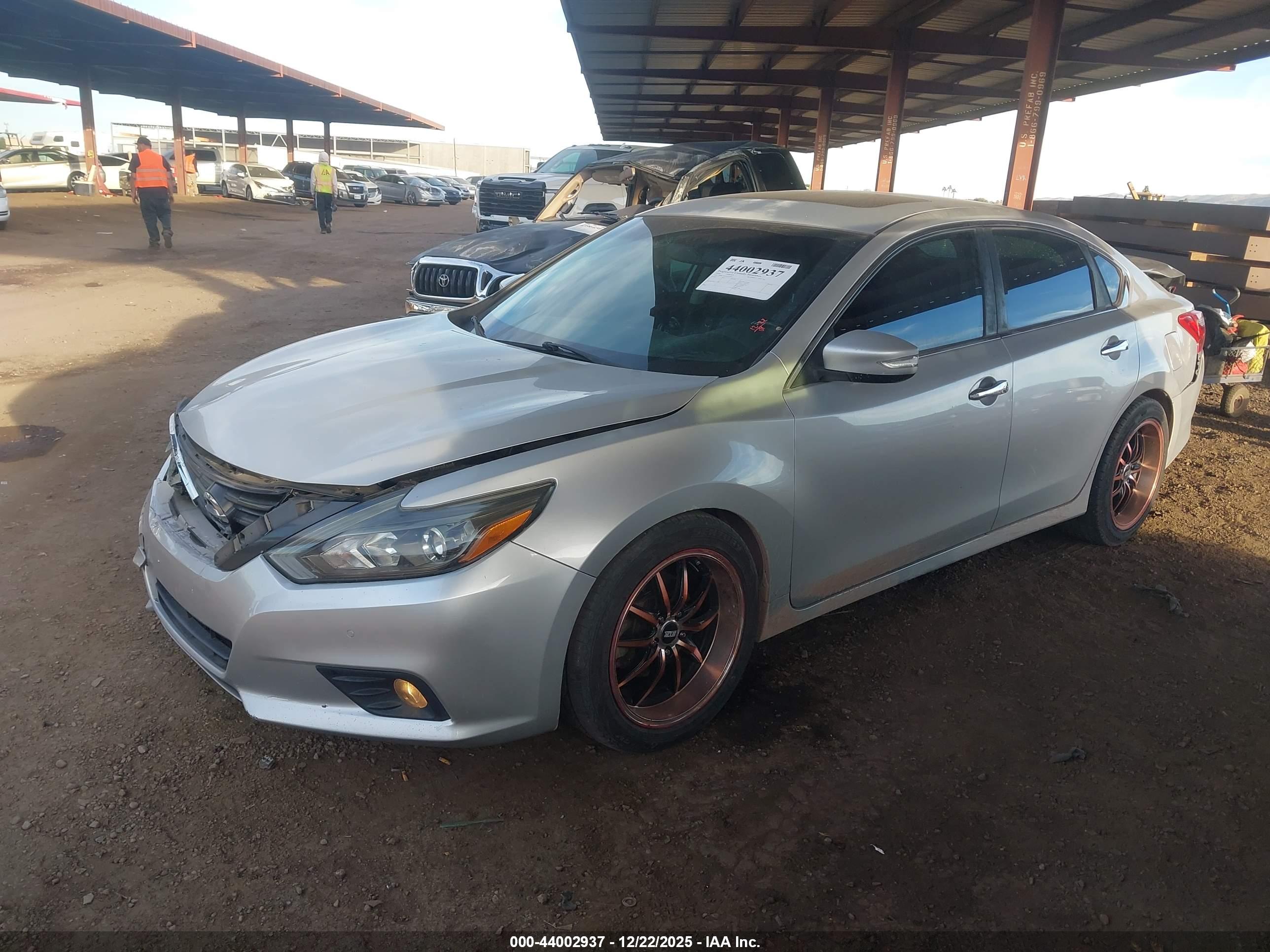 NISSAN ALTIMA image 2