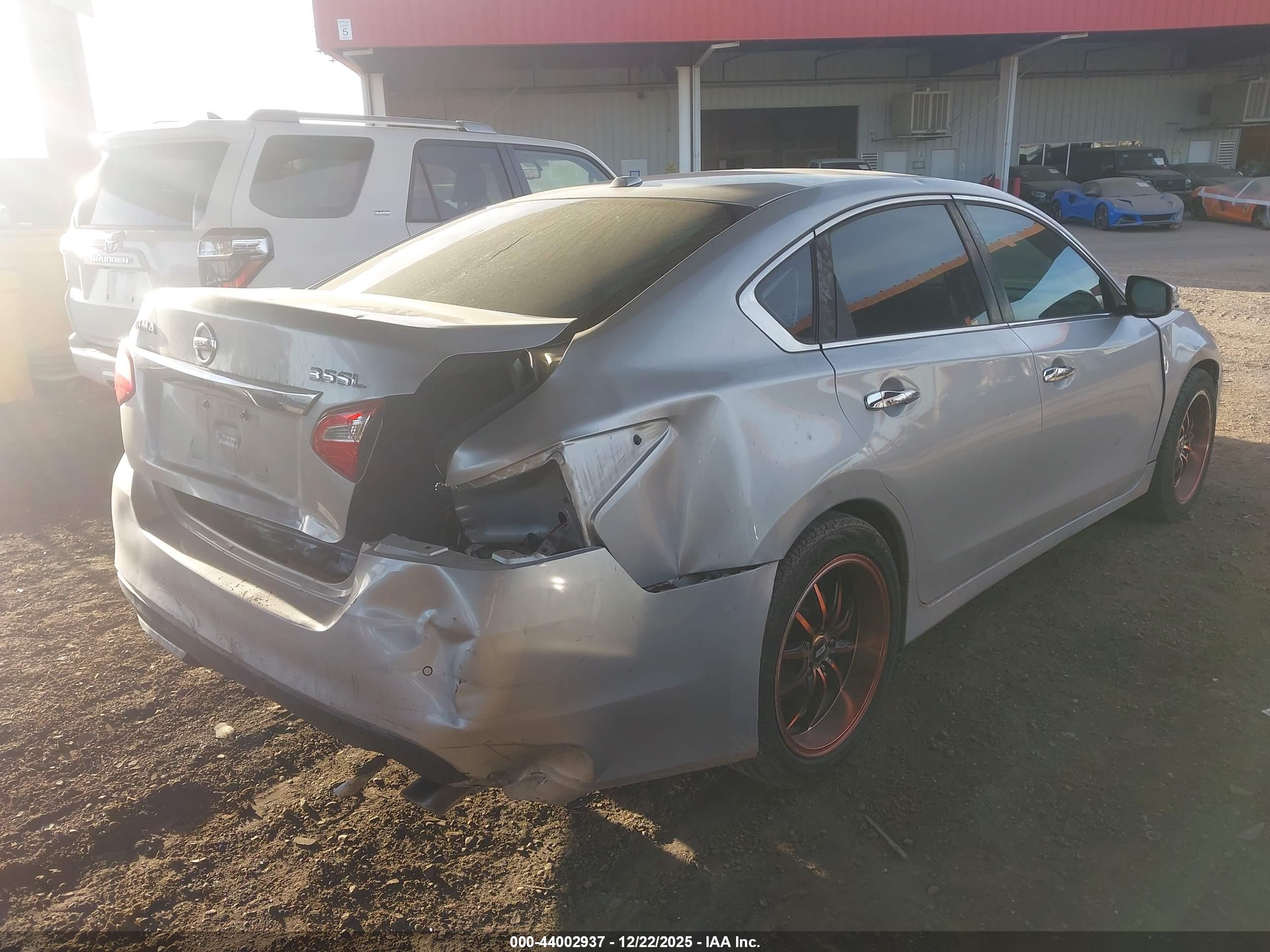 NISSAN ALTIMA image 4