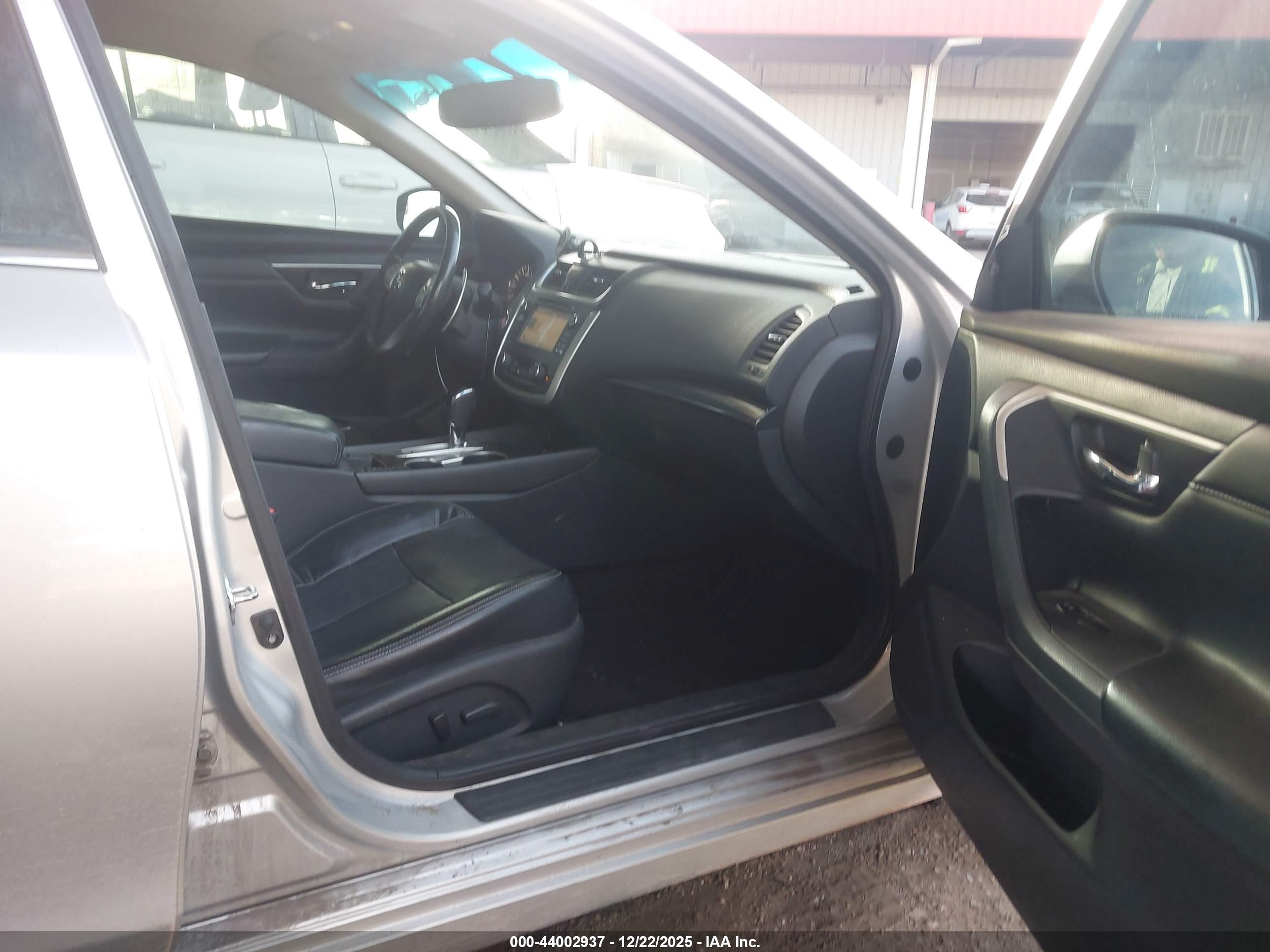 NISSAN ALTIMA image 5