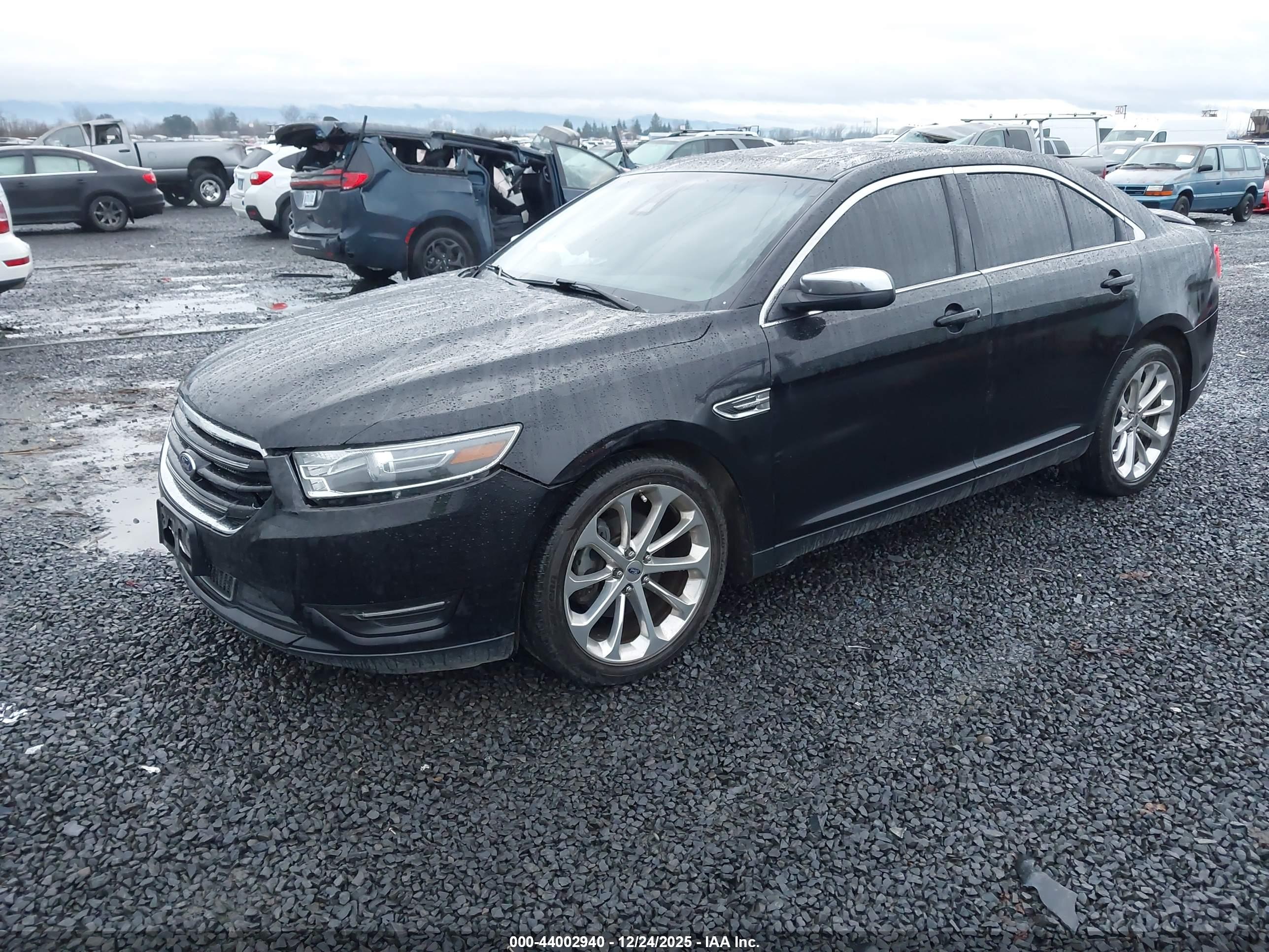 FORD TAURUS image 2