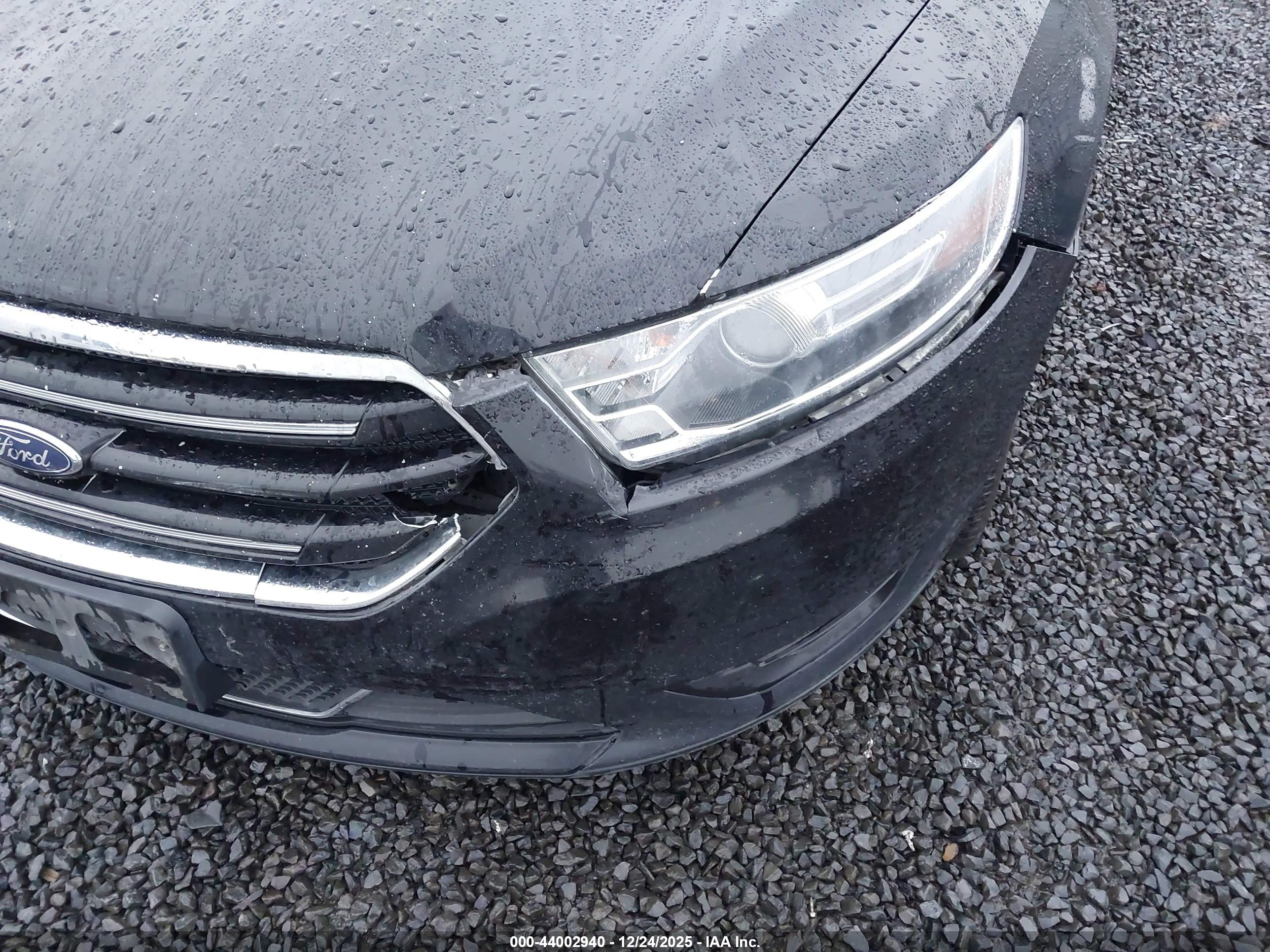 FORD TAURUS image 6
