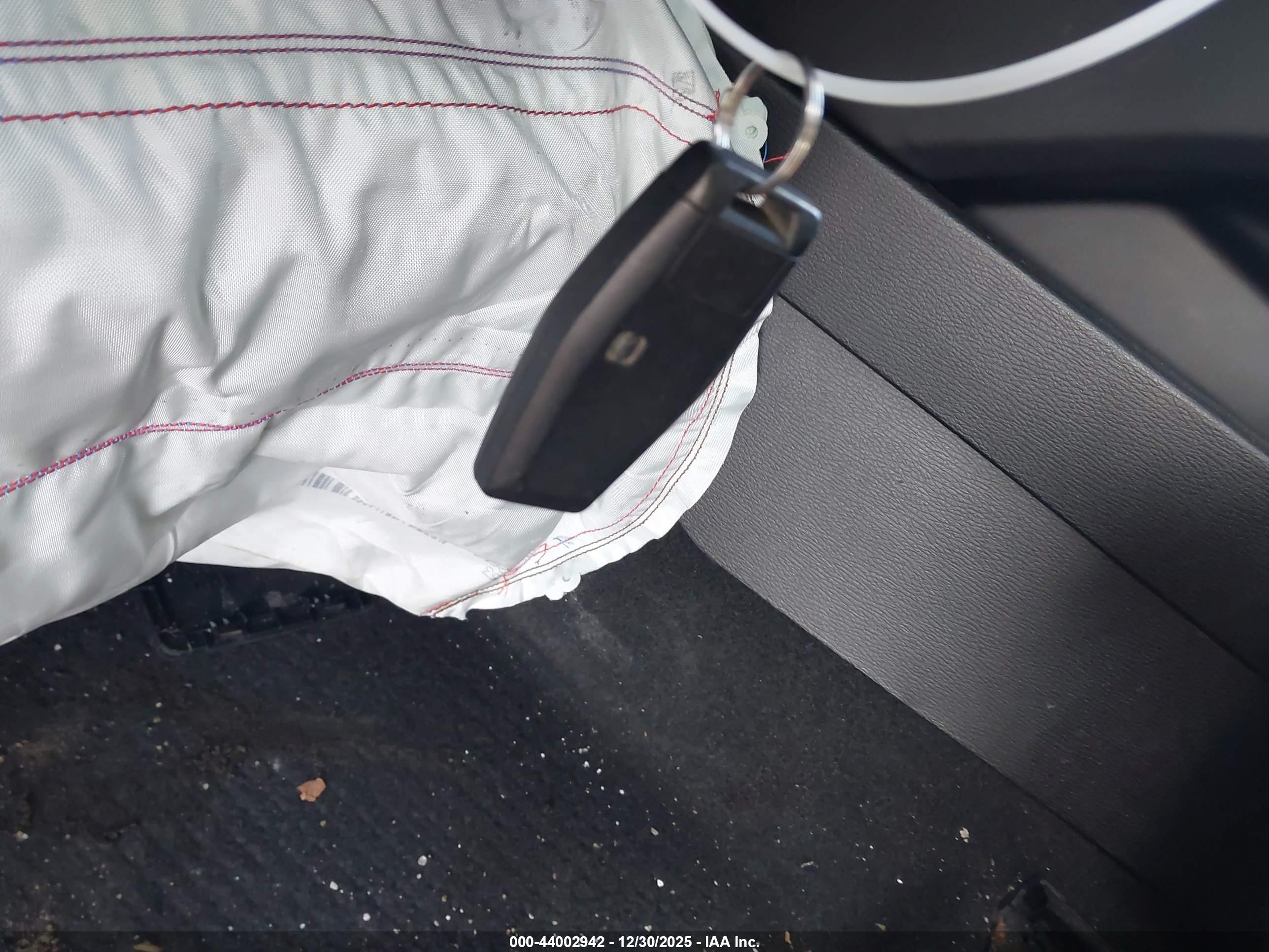 MITSUBISHI OUTLANDER image 11