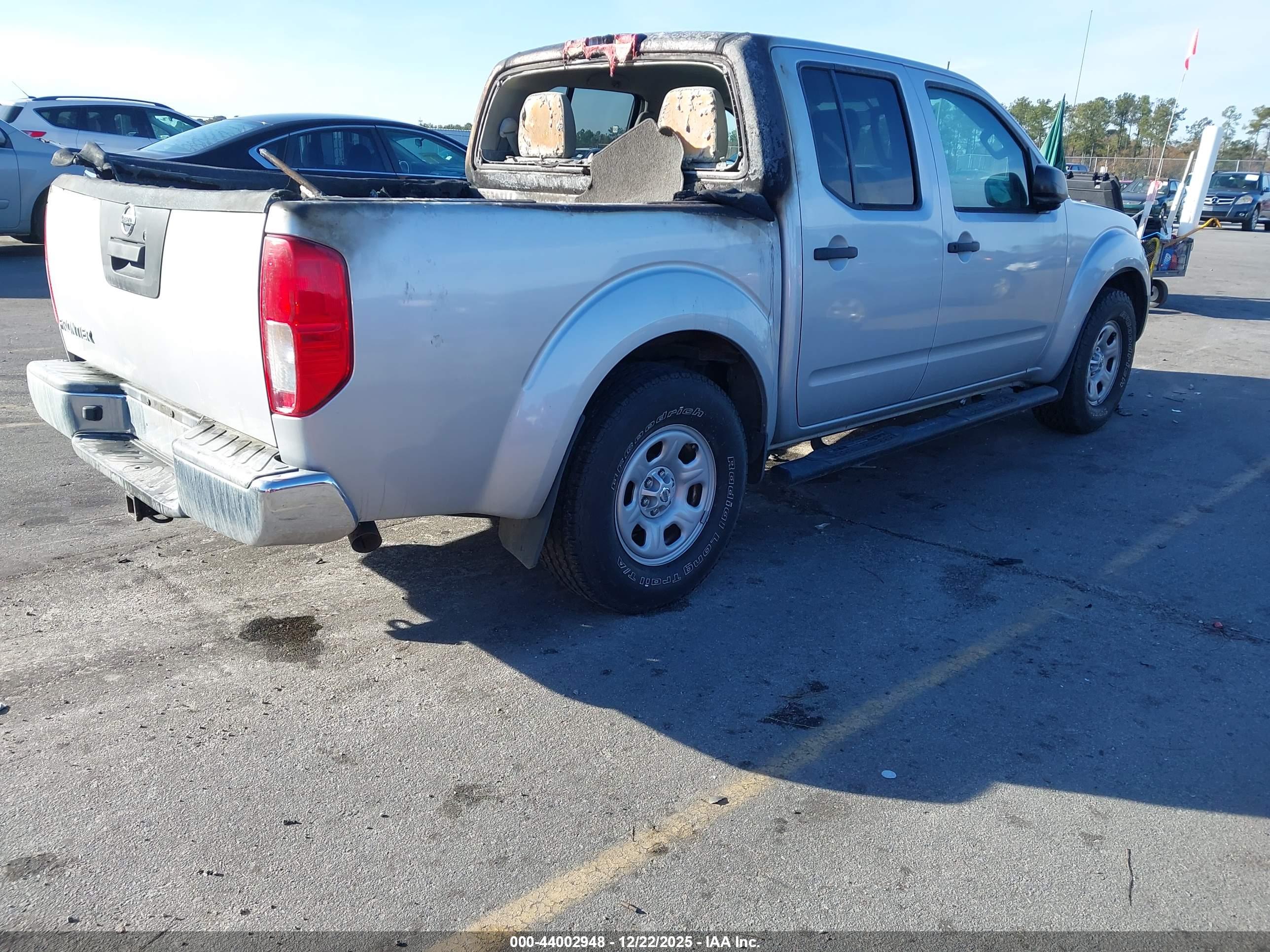 NISSAN FRONTIER image 4