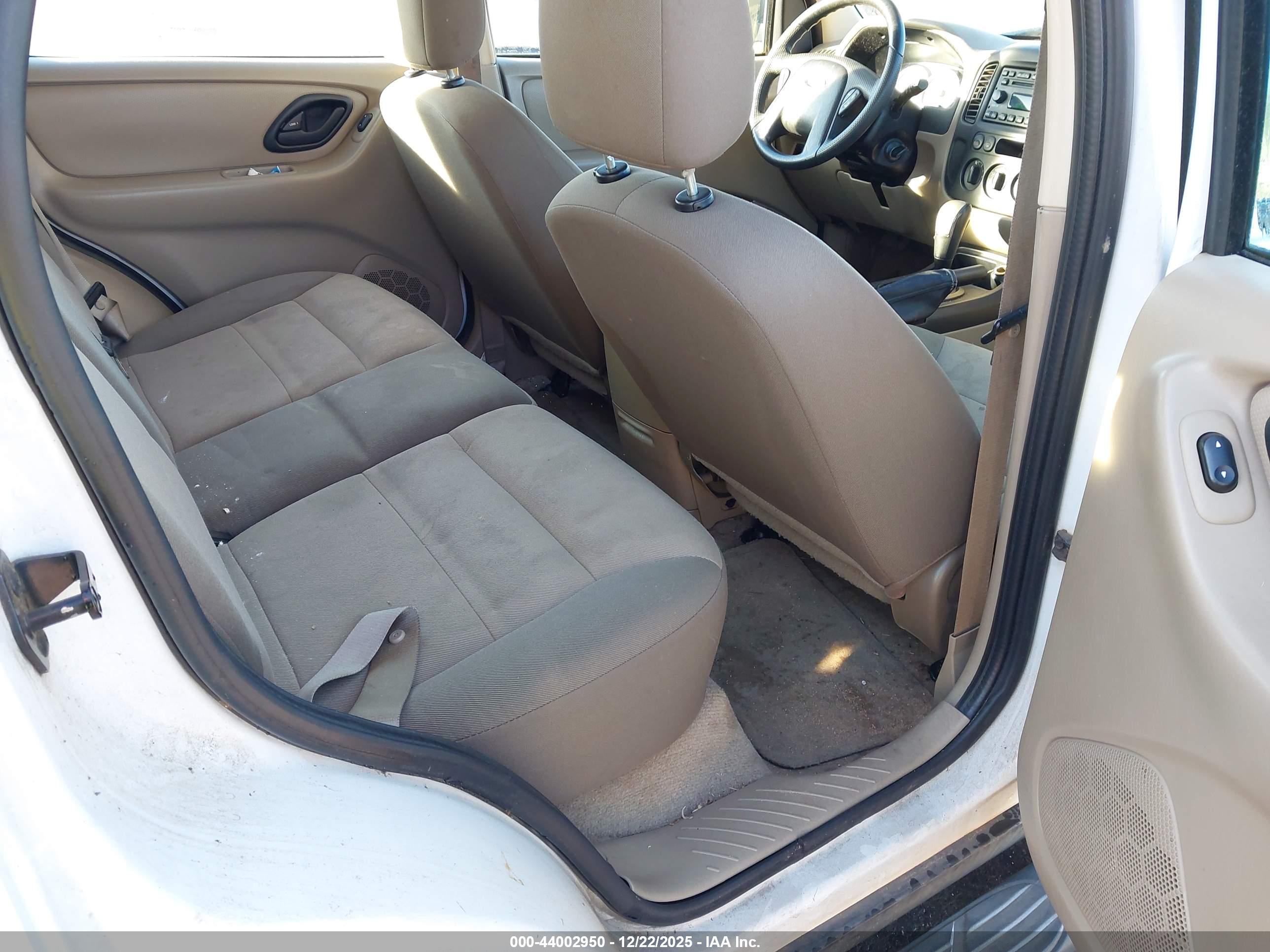FORD ESCAPE image 8