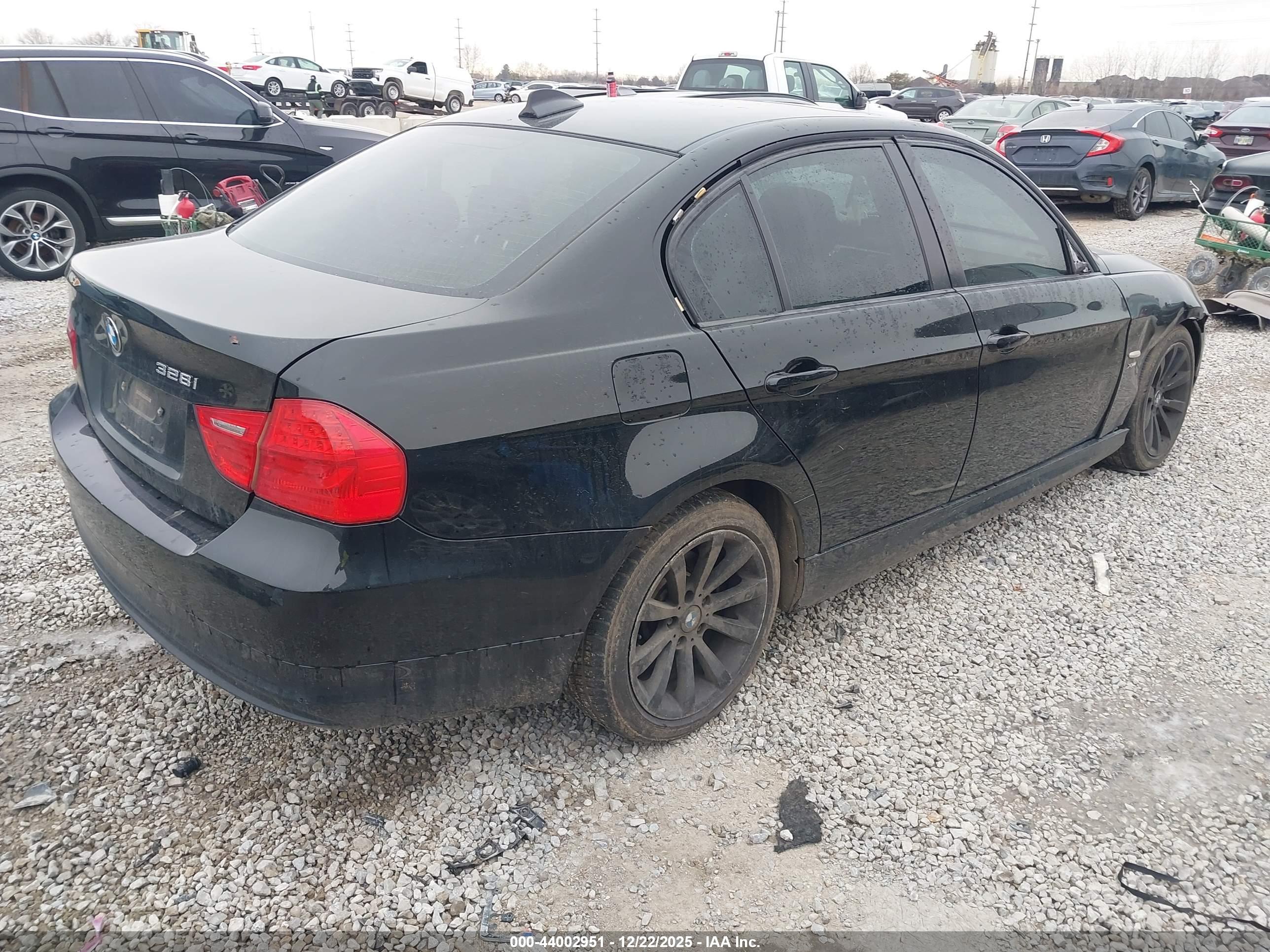 BMW 328I image 4