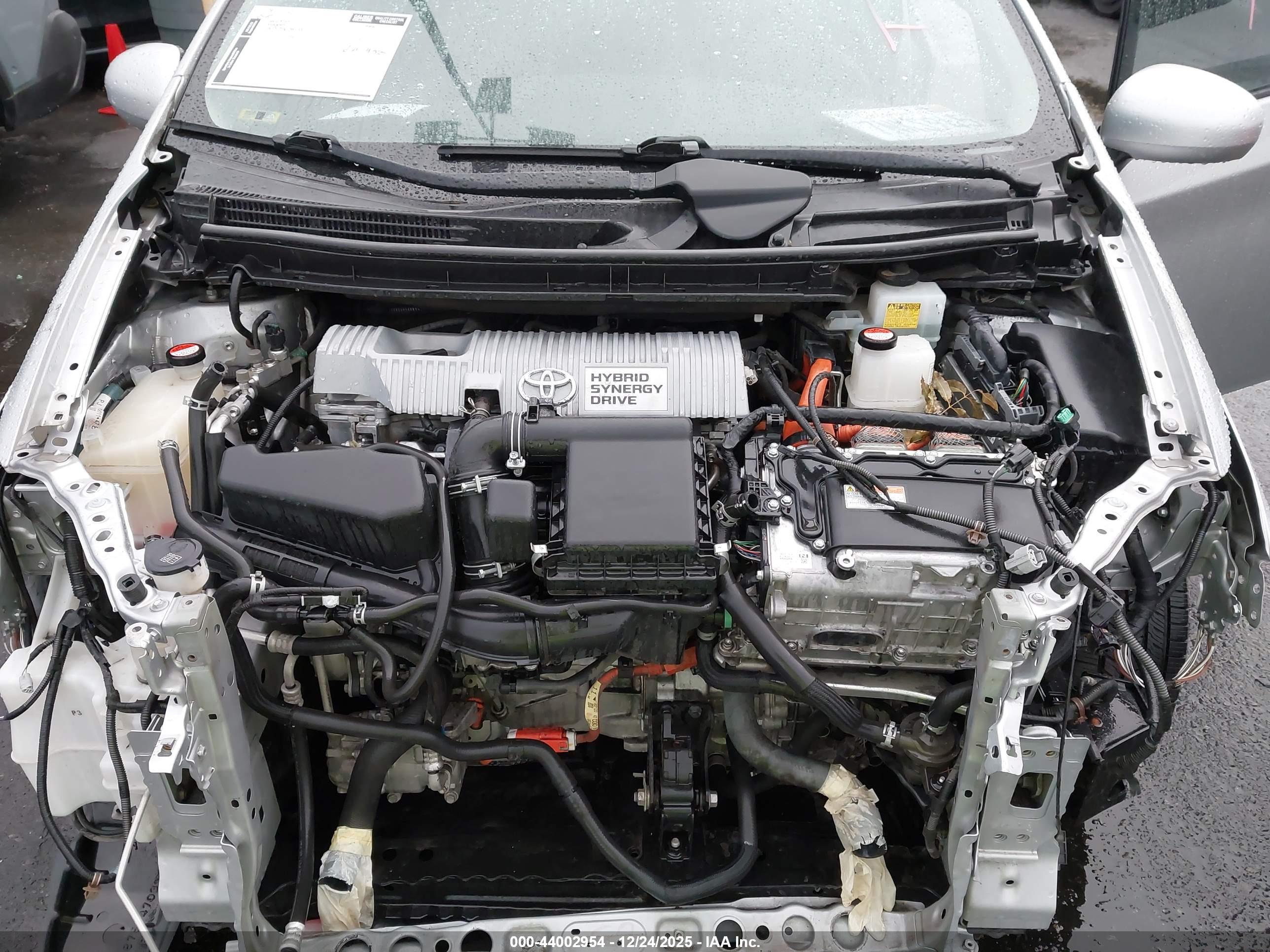 TOYOTA PRIUS image 10