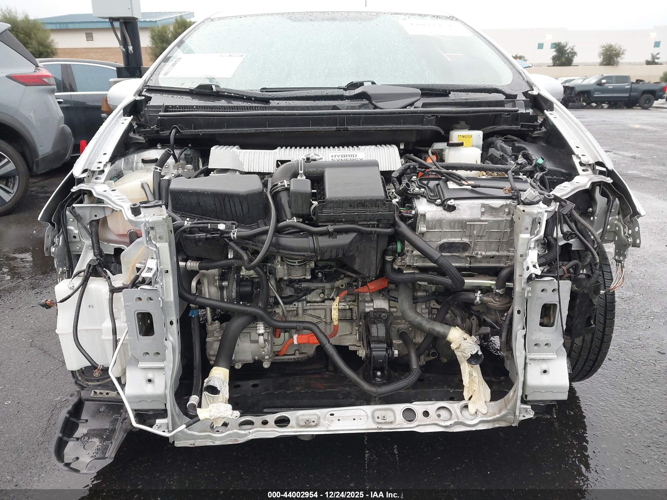 TOYOTA PRIUS image 6