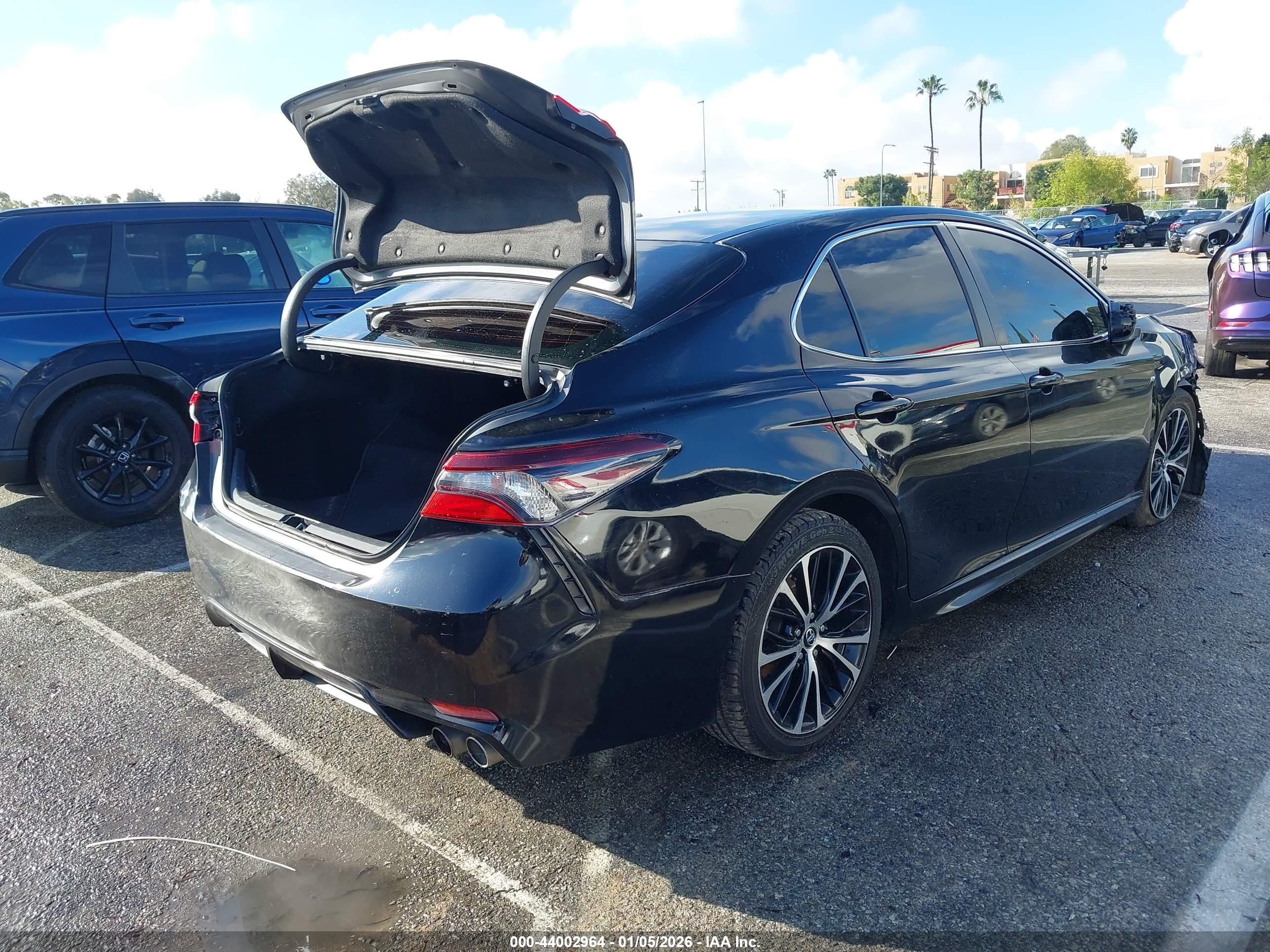 TOYOTA CAMRY image 4