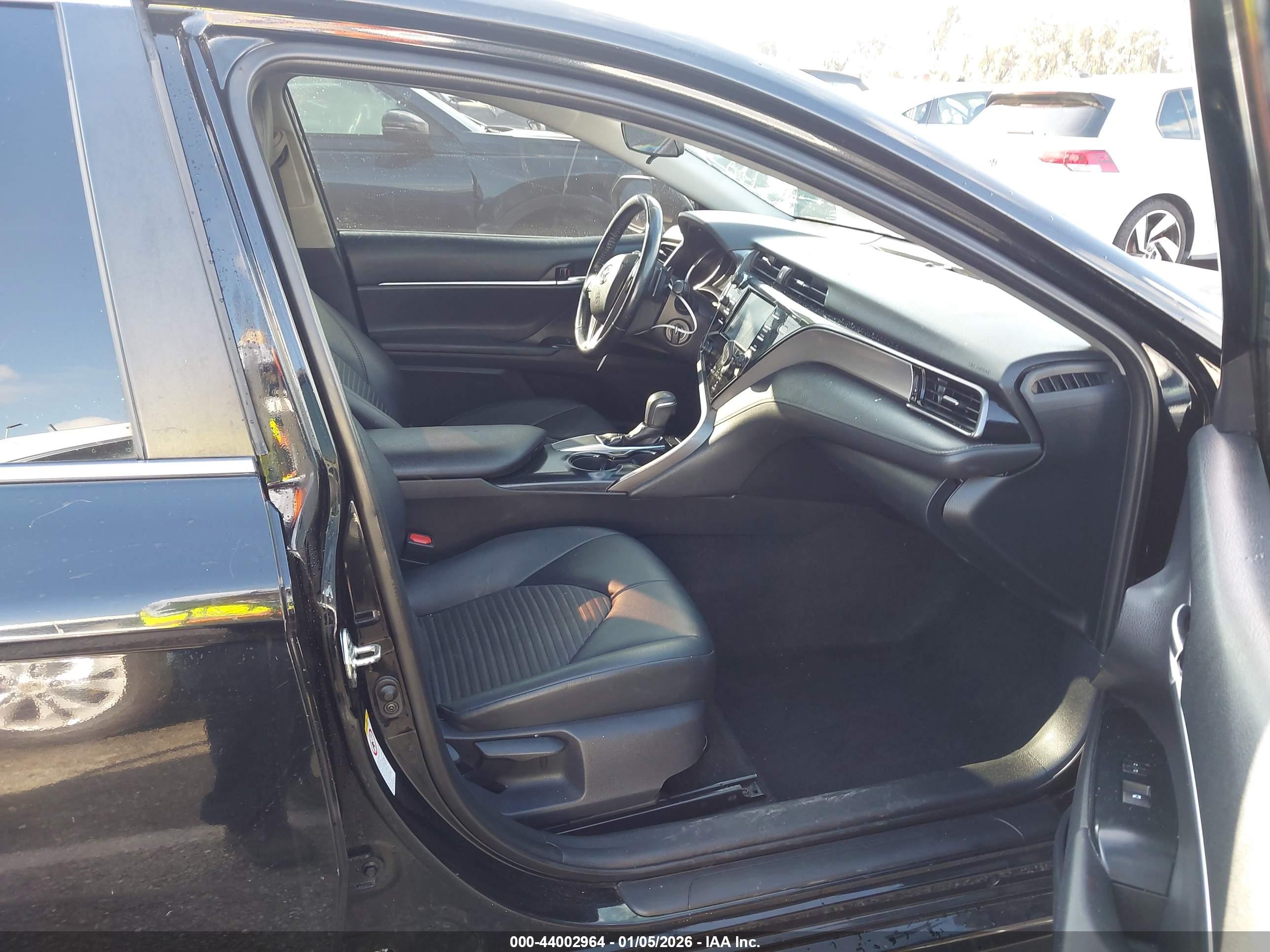 TOYOTA CAMRY image 5