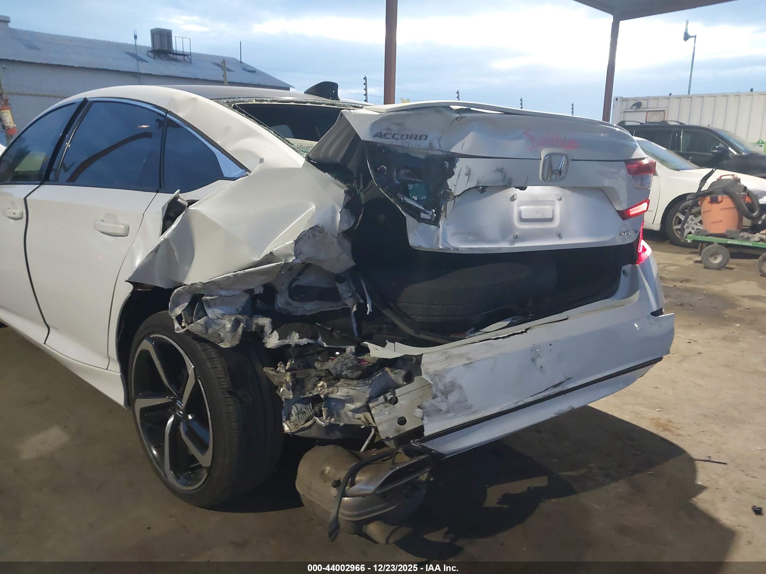 HONDA ACCORD image 6
