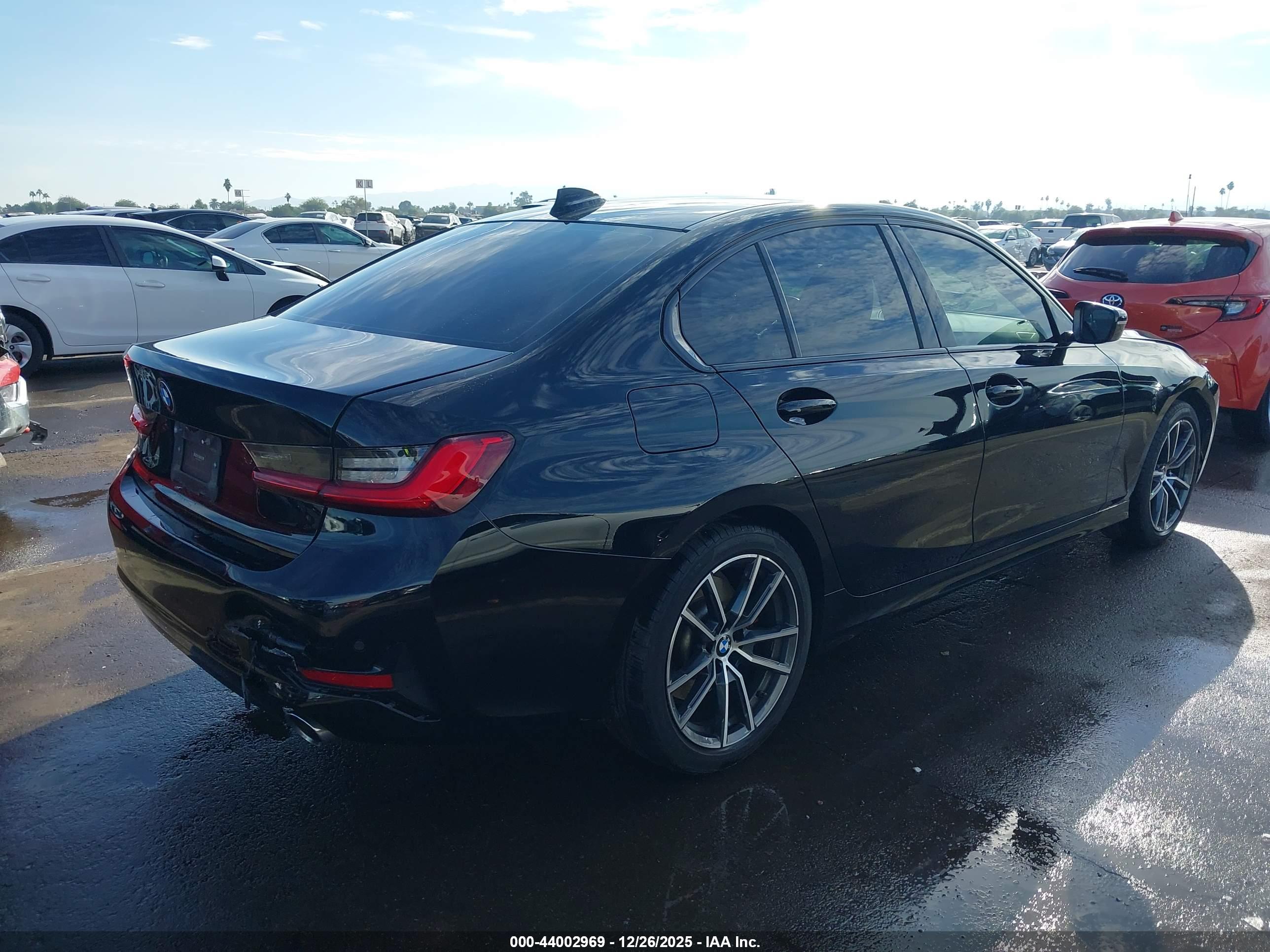 BMW 330I image 4