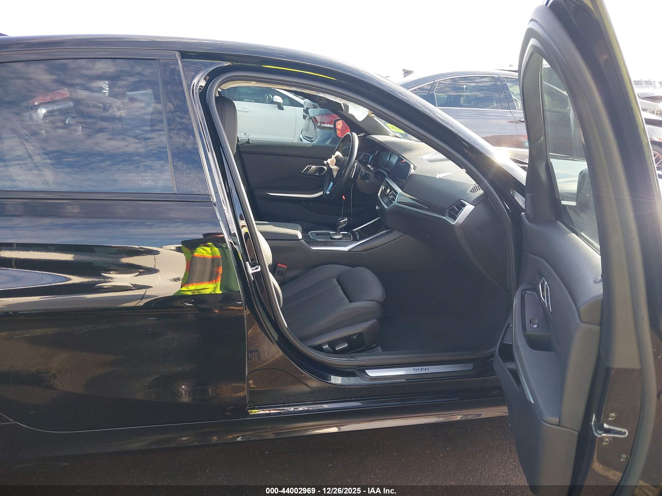 BMW 330I image 5