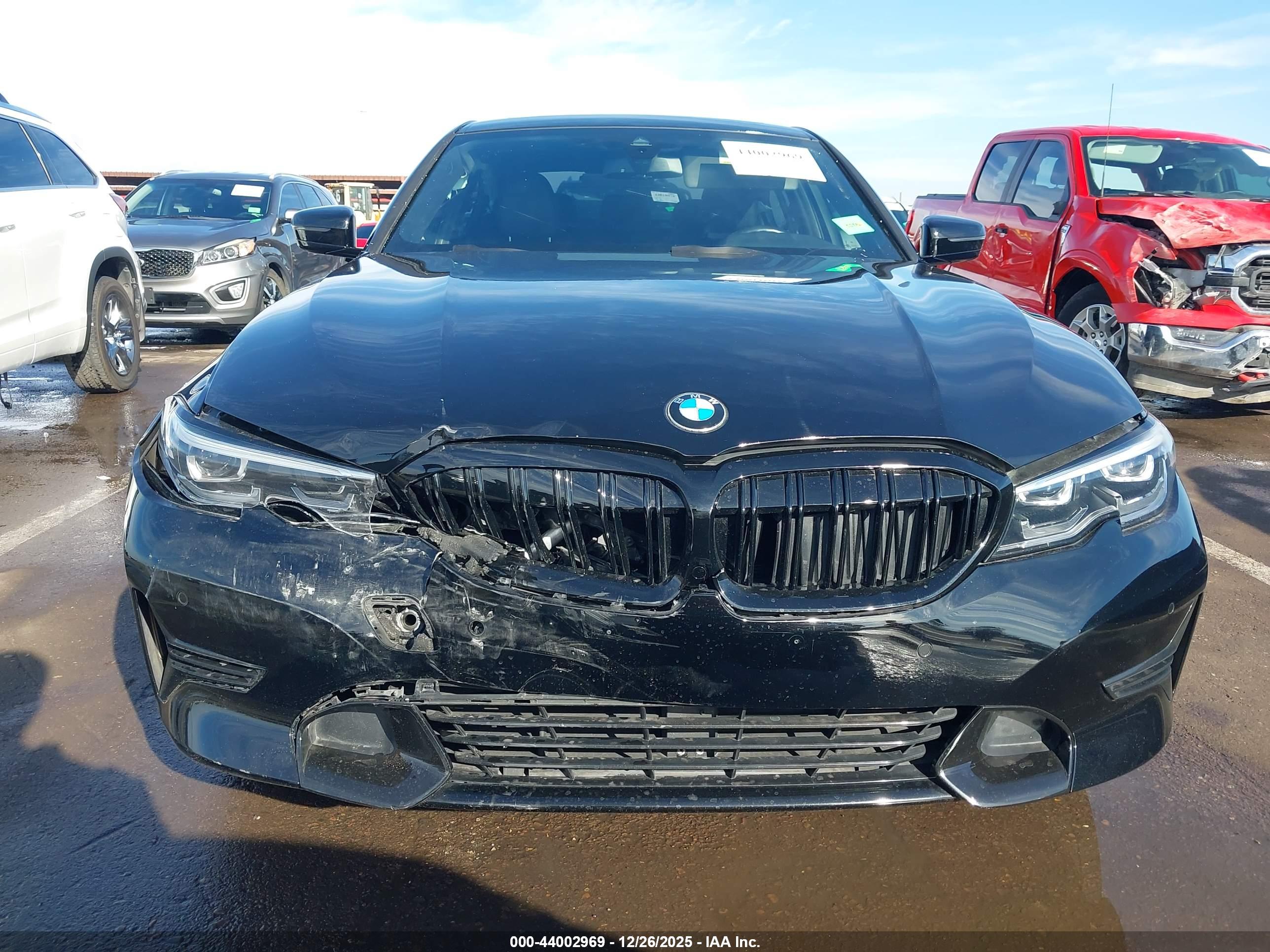 BMW 330I image 6