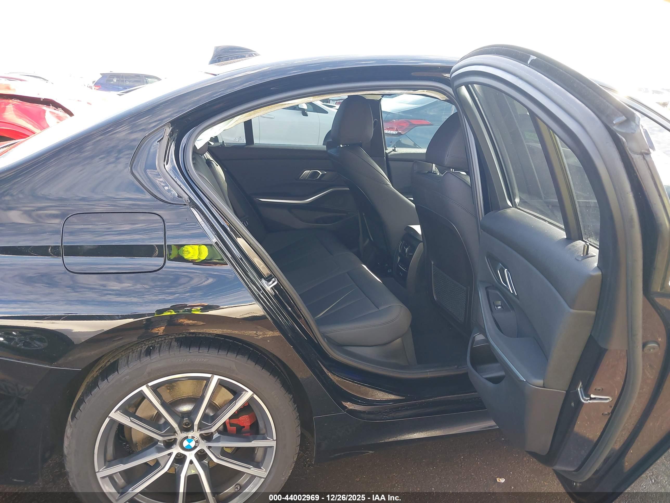 BMW 330I image 8