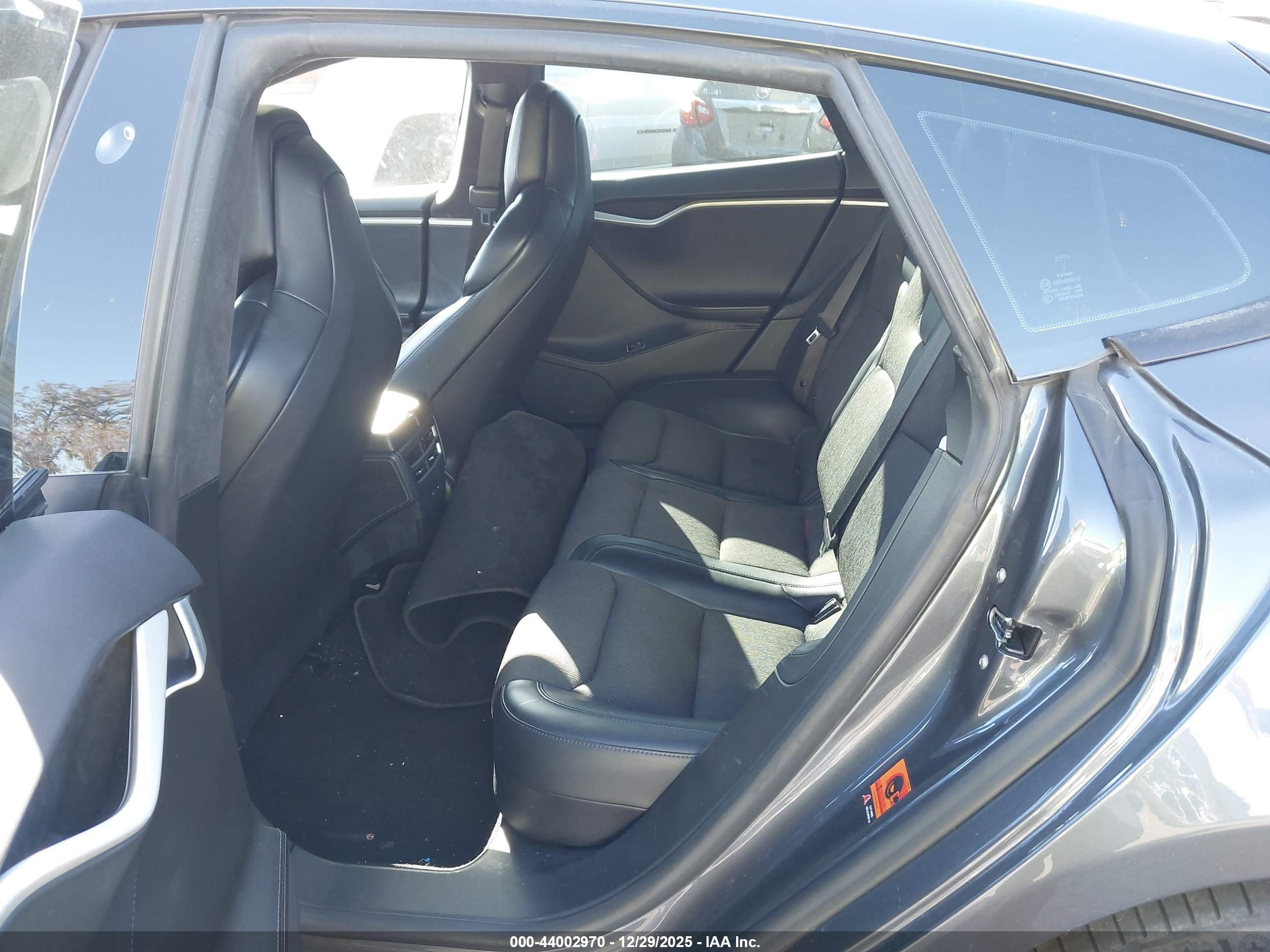 TESLA MODEL image 8