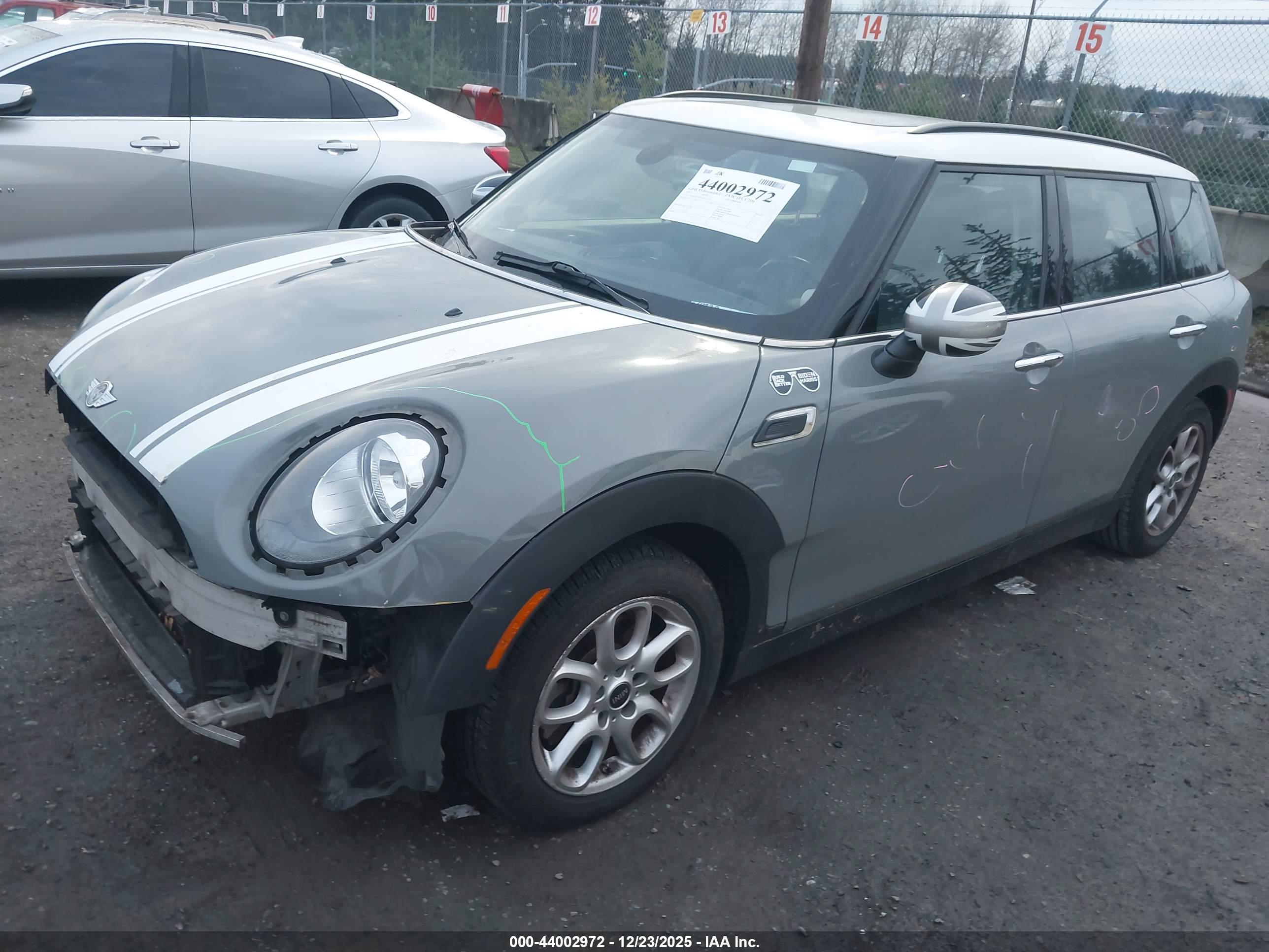 MINI CLUBMAN image 2