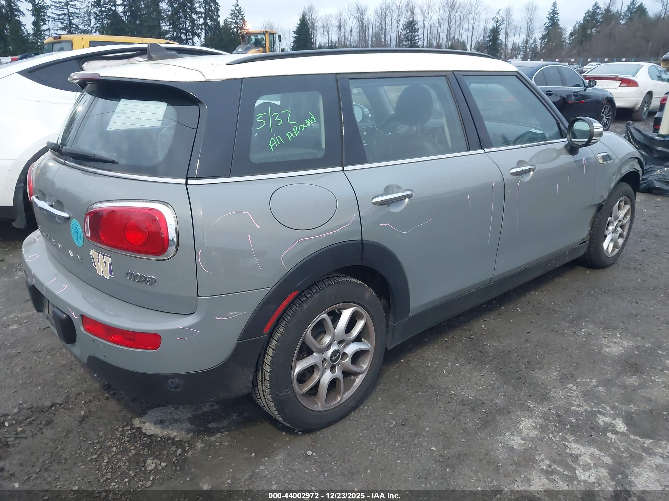 MINI CLUBMAN image 4