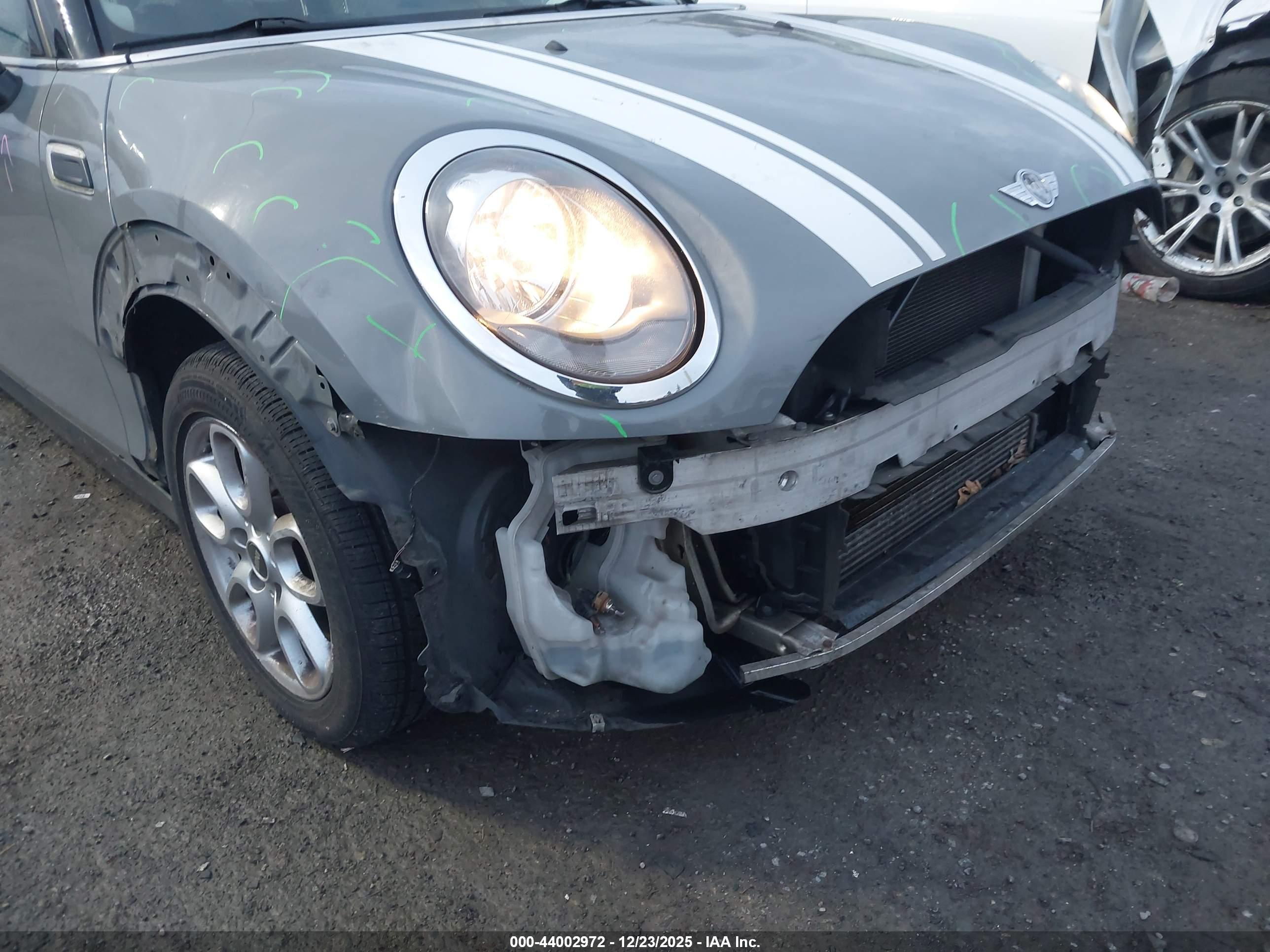 MINI CLUBMAN image 6