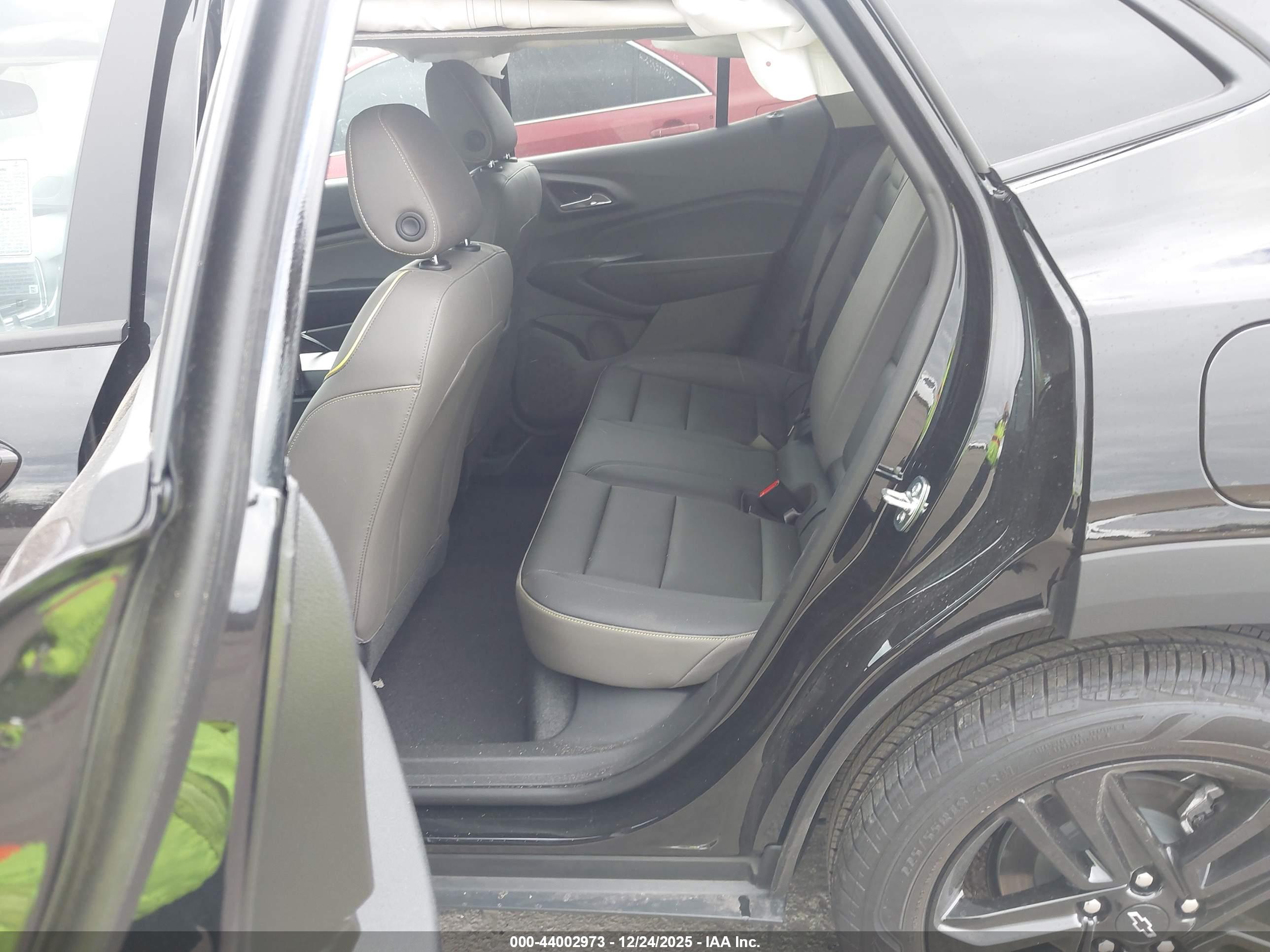 CHEVROLET TRAX image 8
