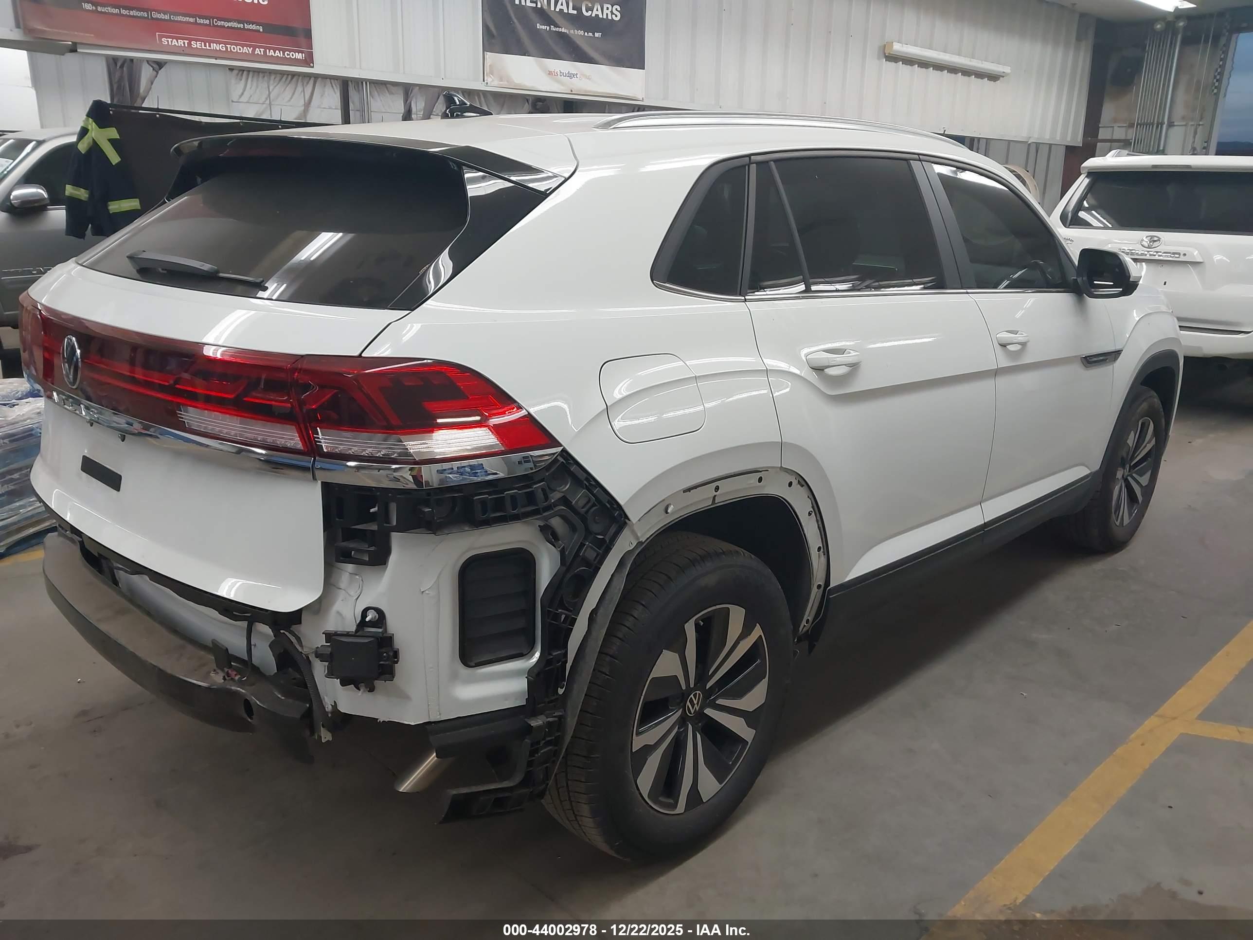 VOLKSWAGEN ATLAS image 4
