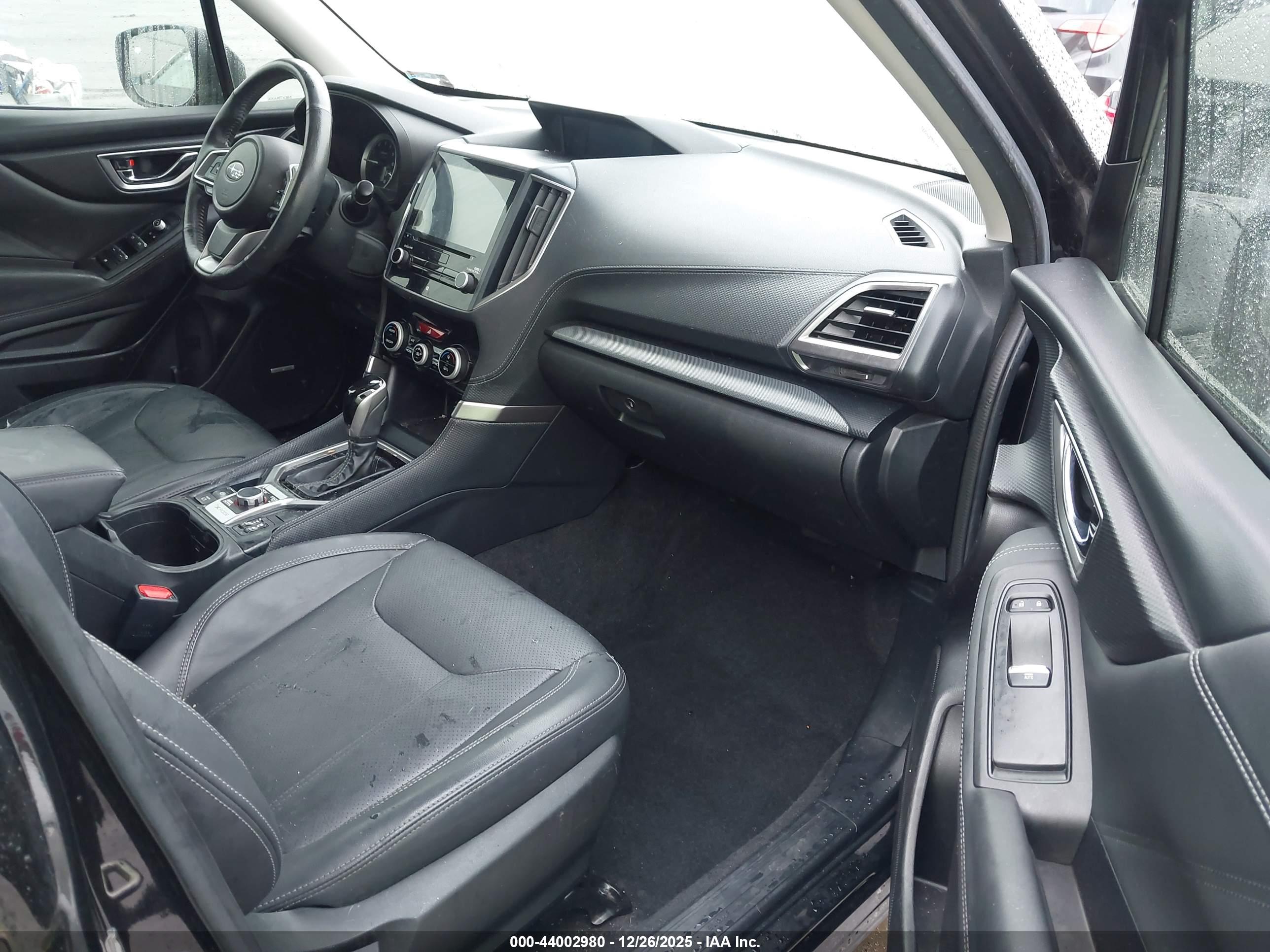 SUBARU FORESTER image 5