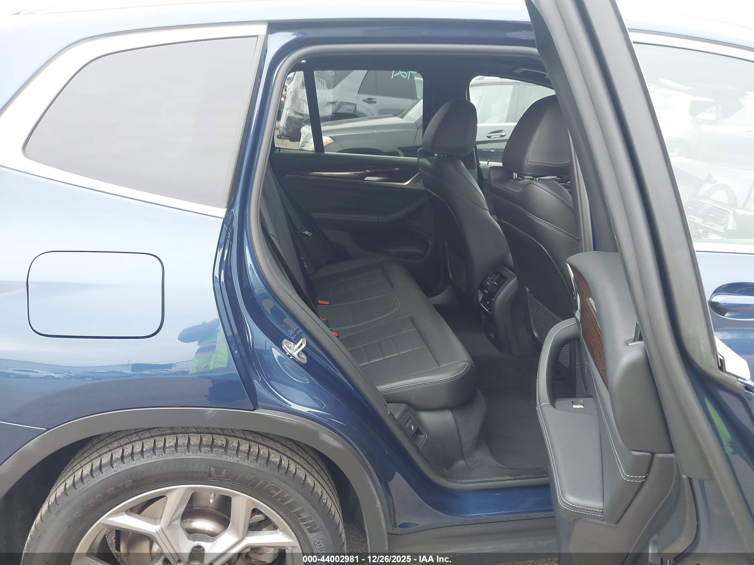 BMW X3 image 8