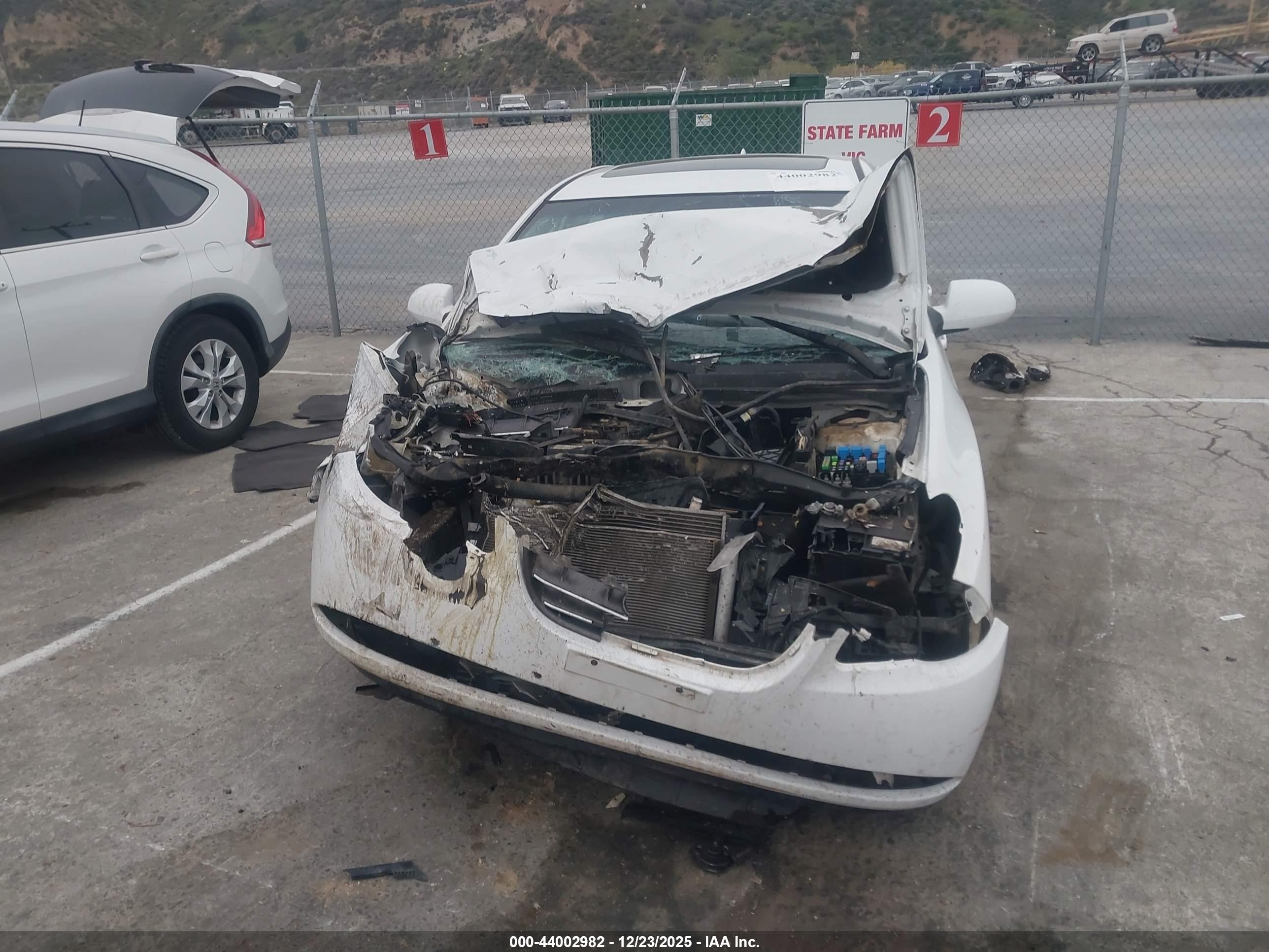 HYUNDAI ELANTRA image 6