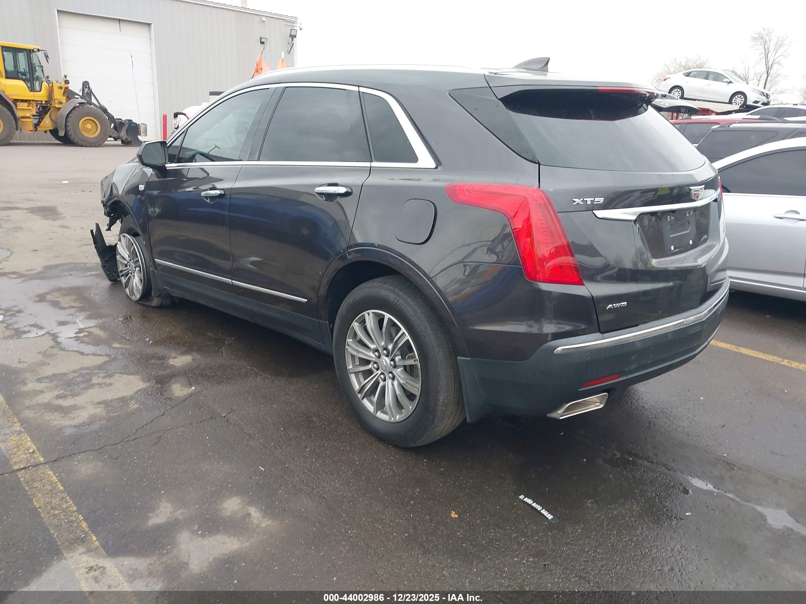 CADILLAC XT5 image 3