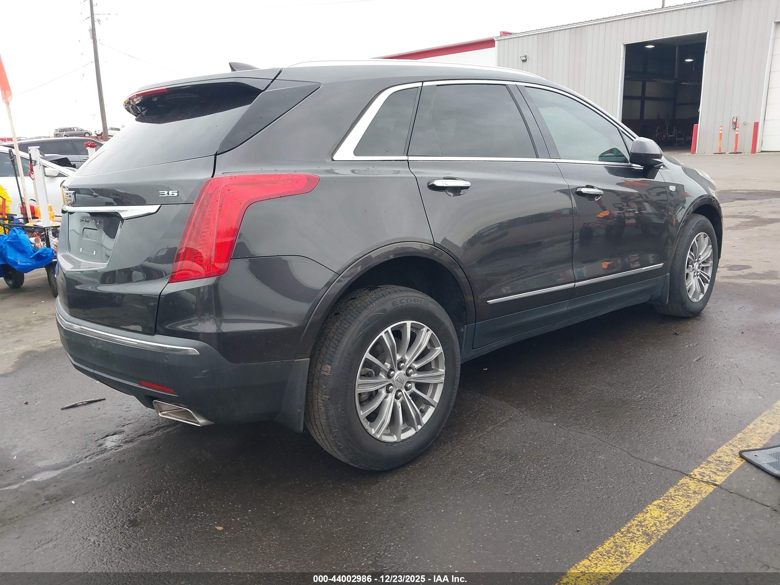 CADILLAC XT5 image 4