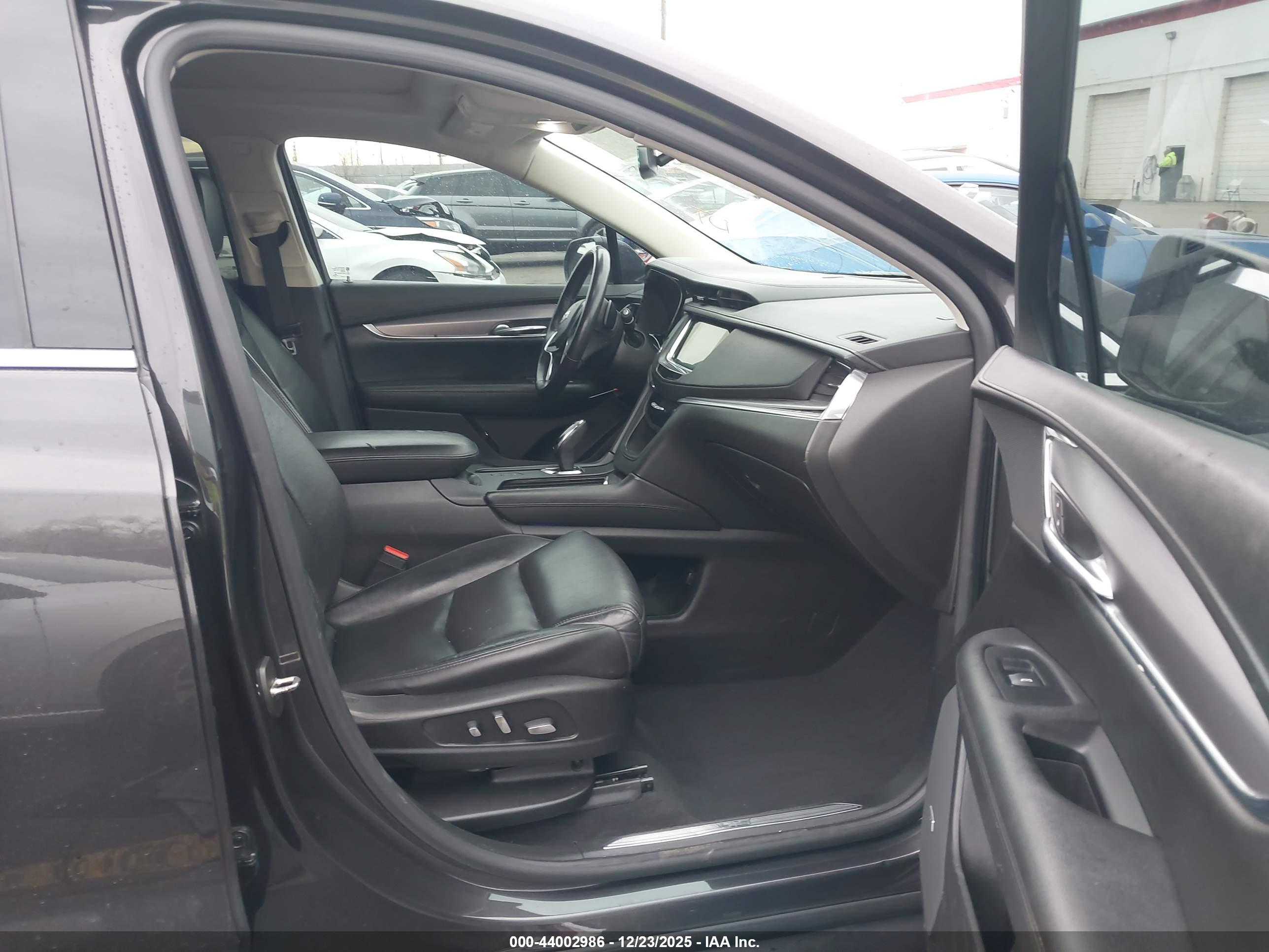 CADILLAC XT5 image 5