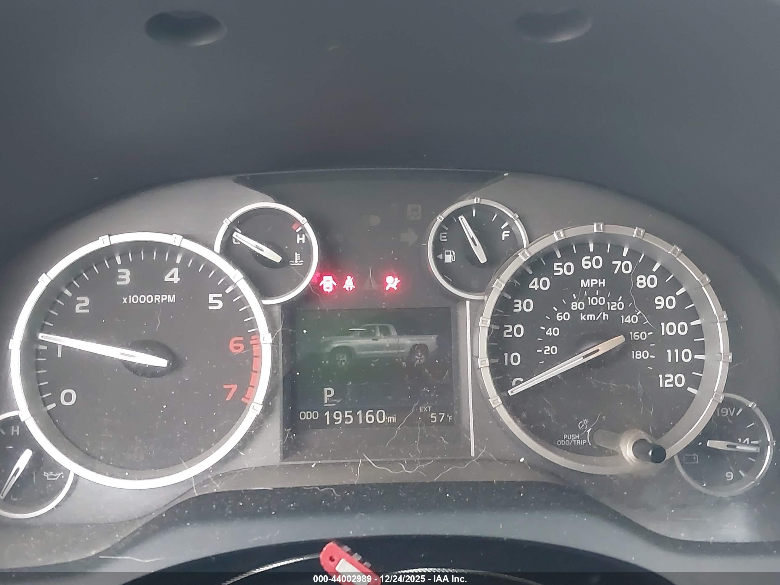 TOYOTA TUNDRA image 7