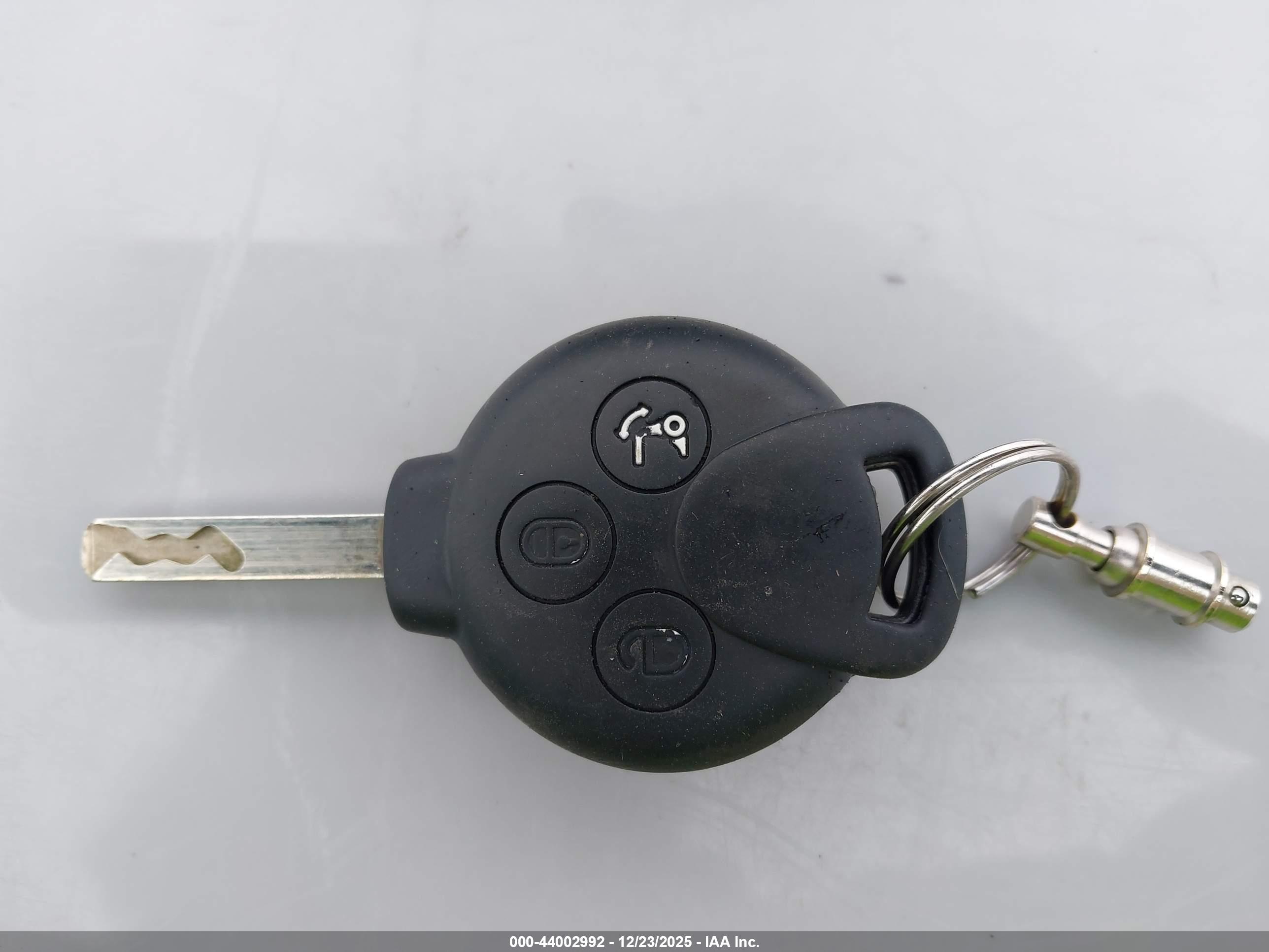 SMART FORTWO image 11