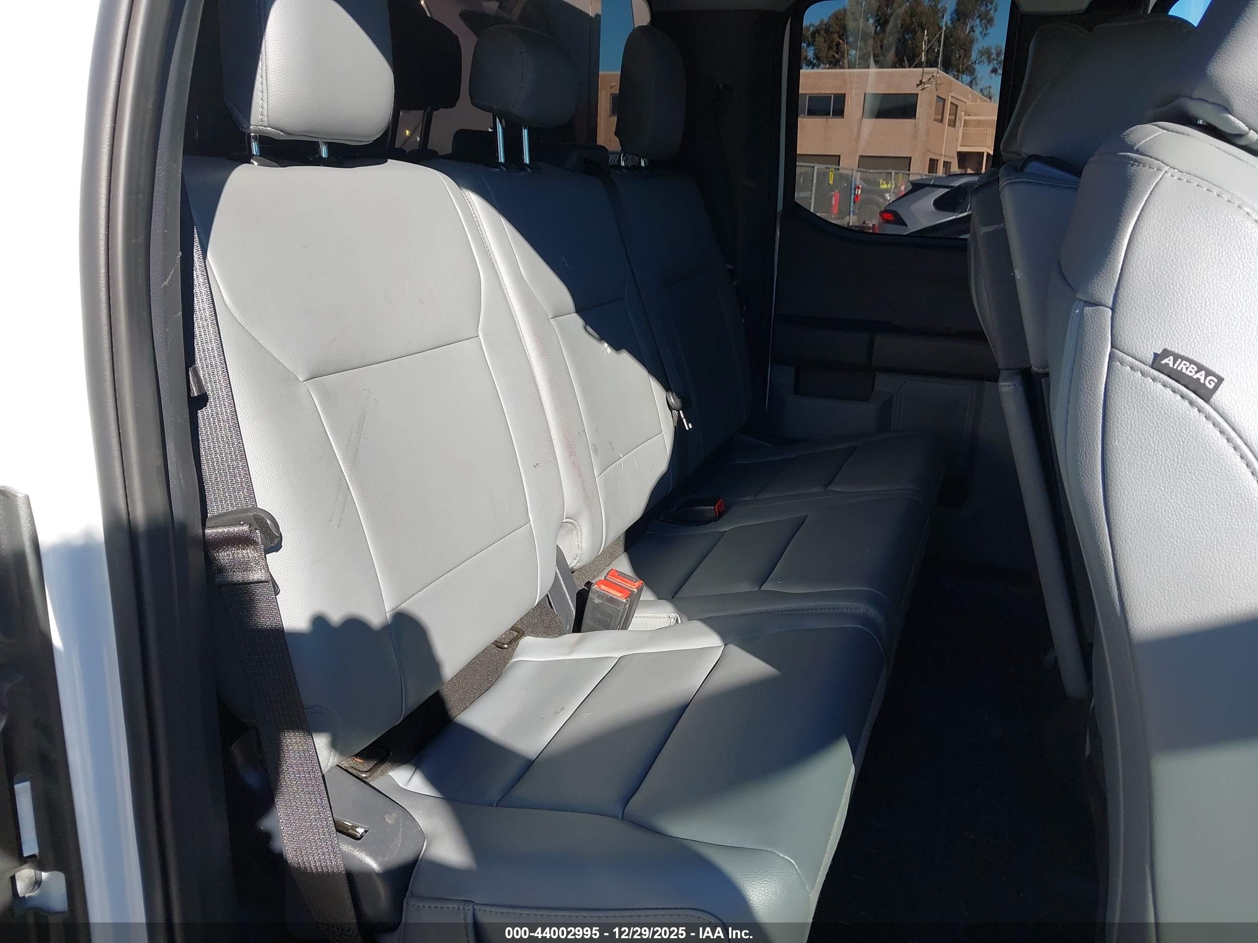 FORD F-250 image 8