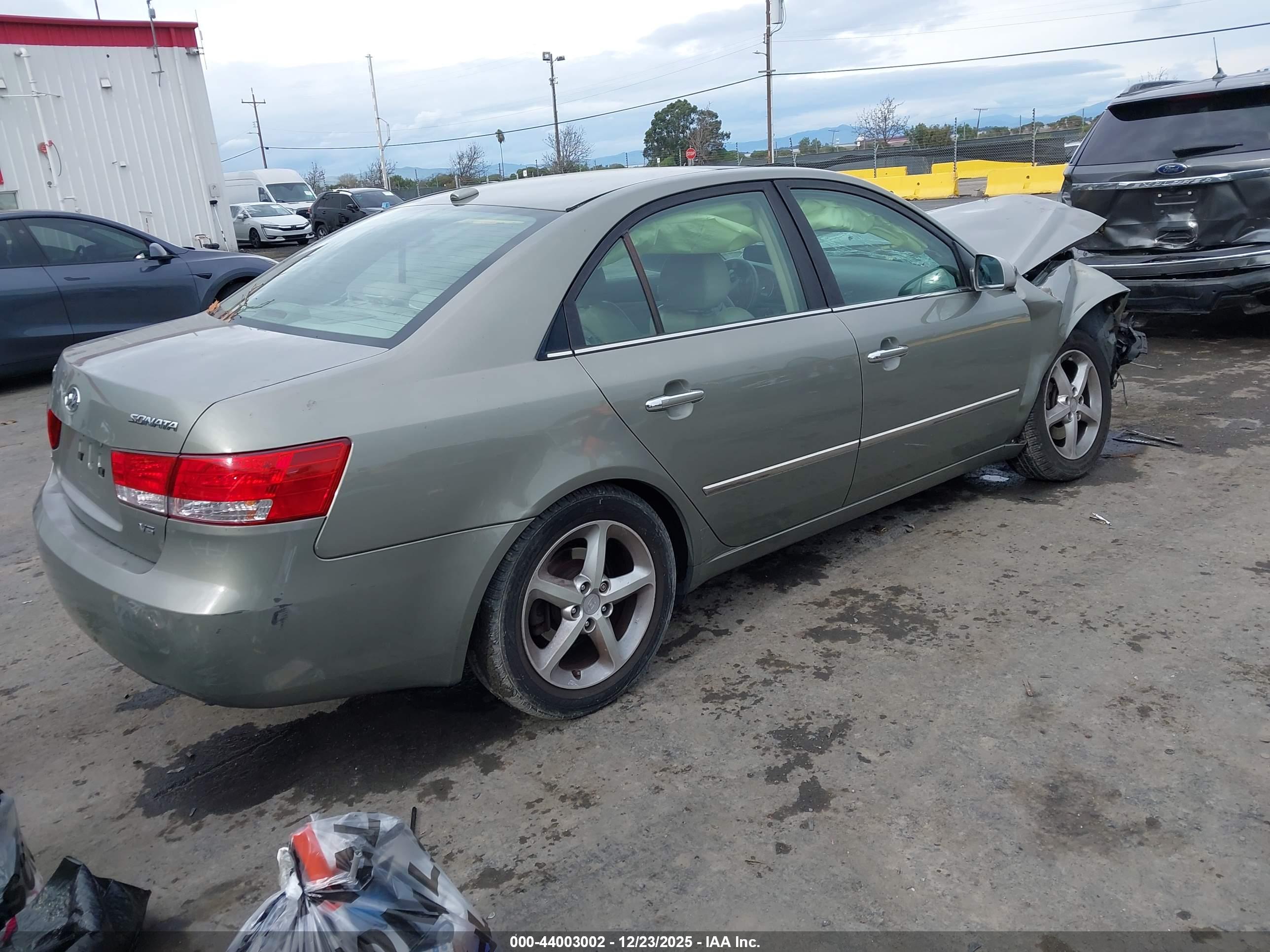 HYUNDAI SONATA image 4