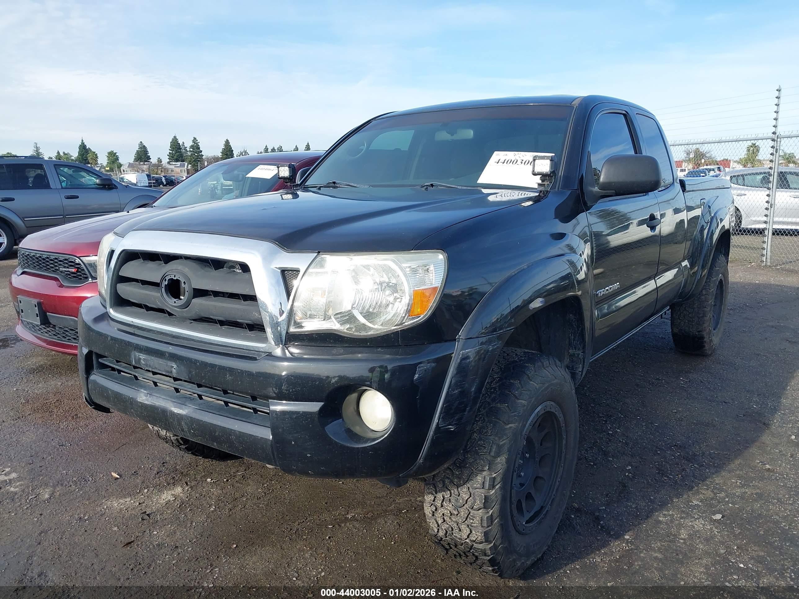 TOYOTA TACOMA image 2