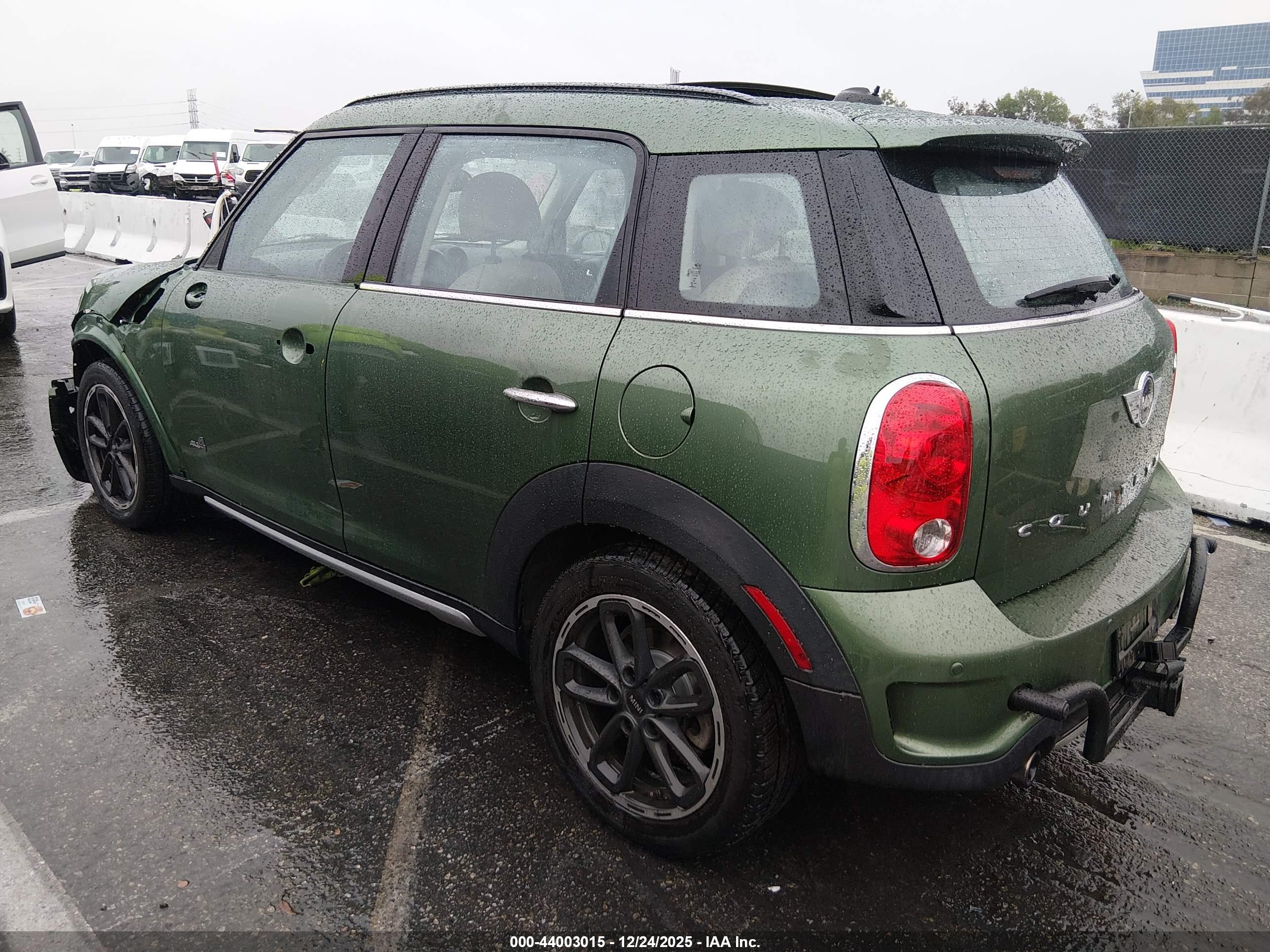 MINI COUNTRYMAN image 3