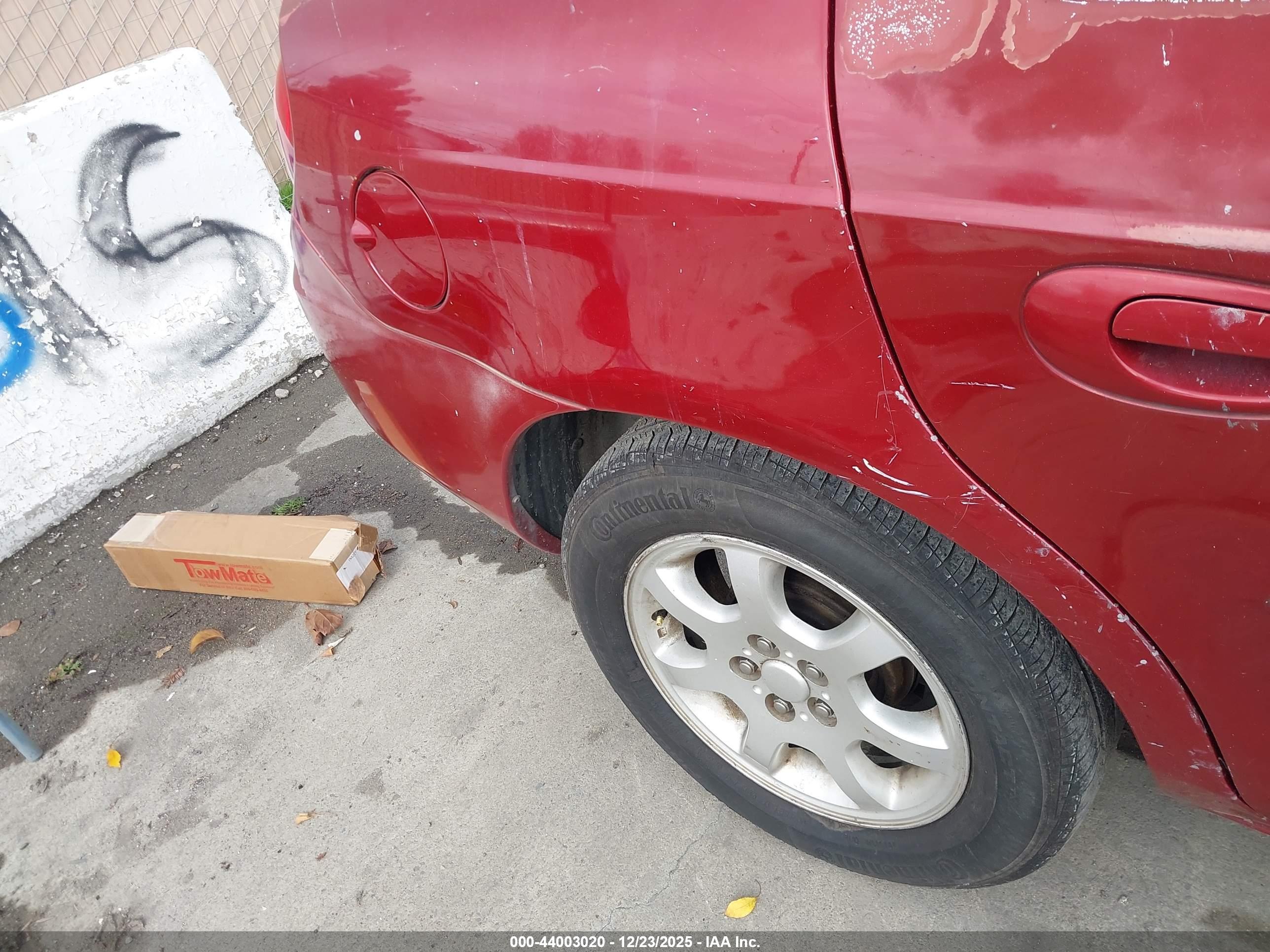 DODGE NEON image 6
