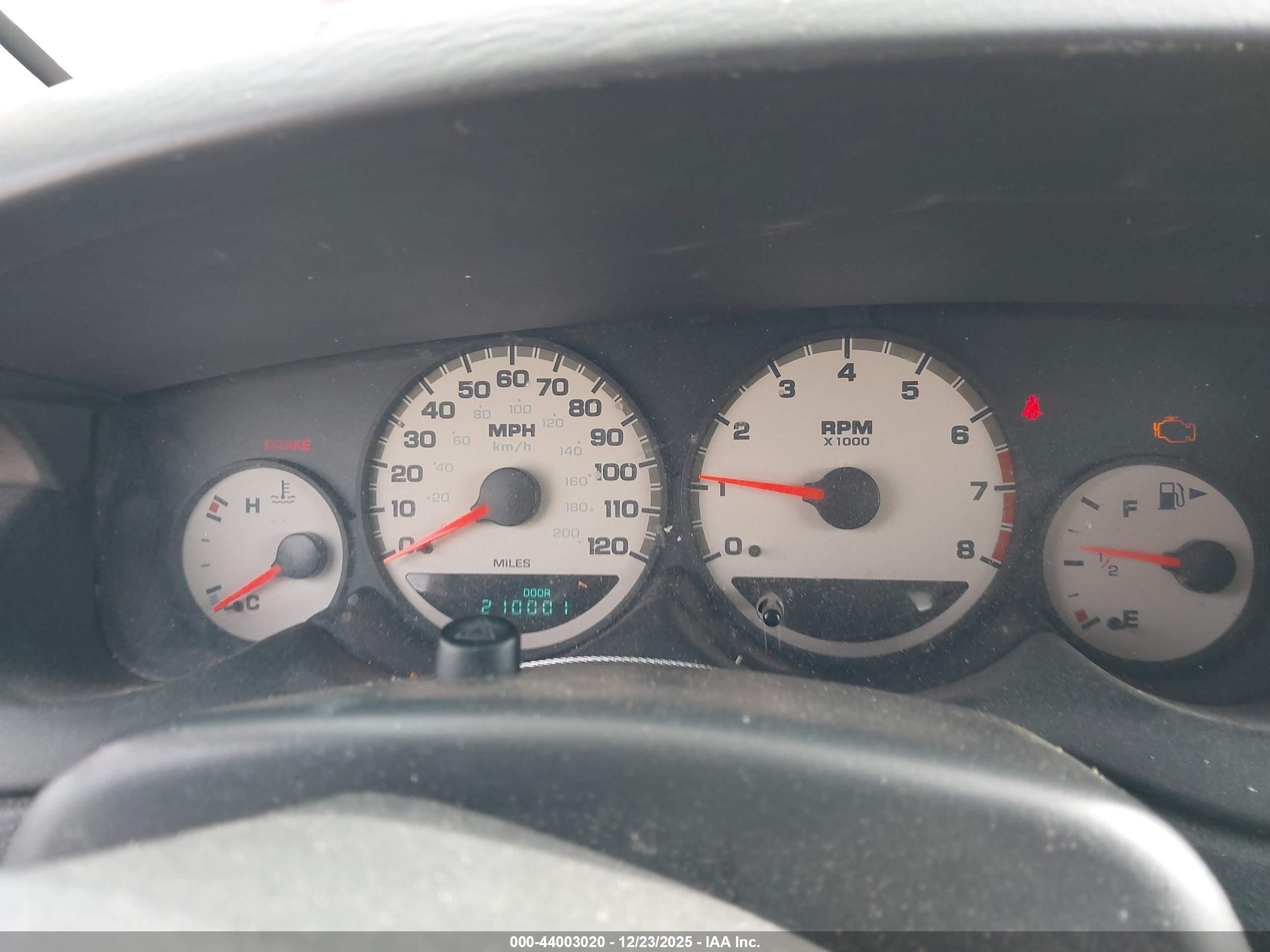 DODGE NEON image 7